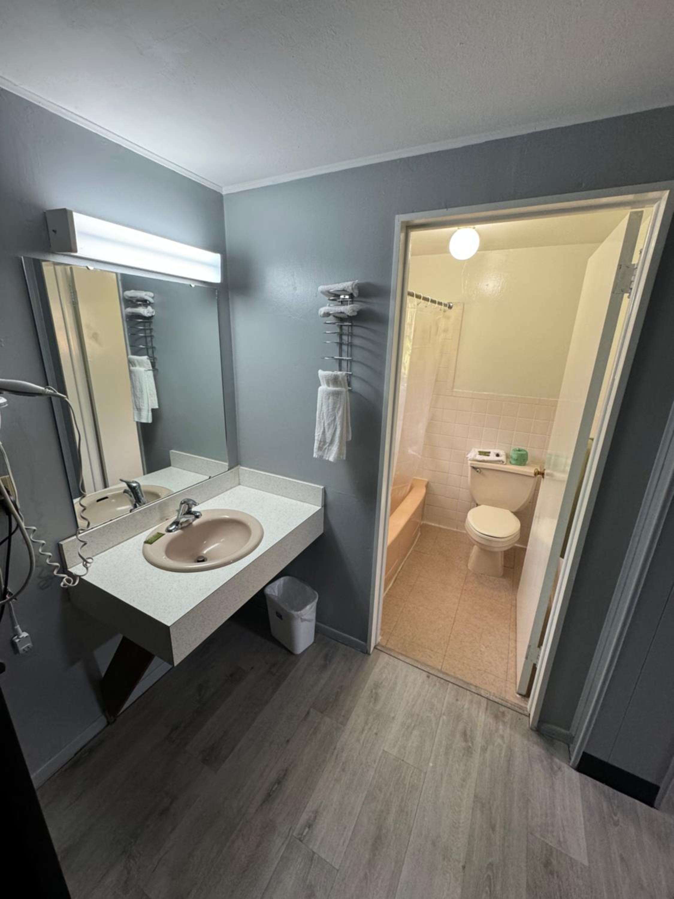 Double Room - Photo 6