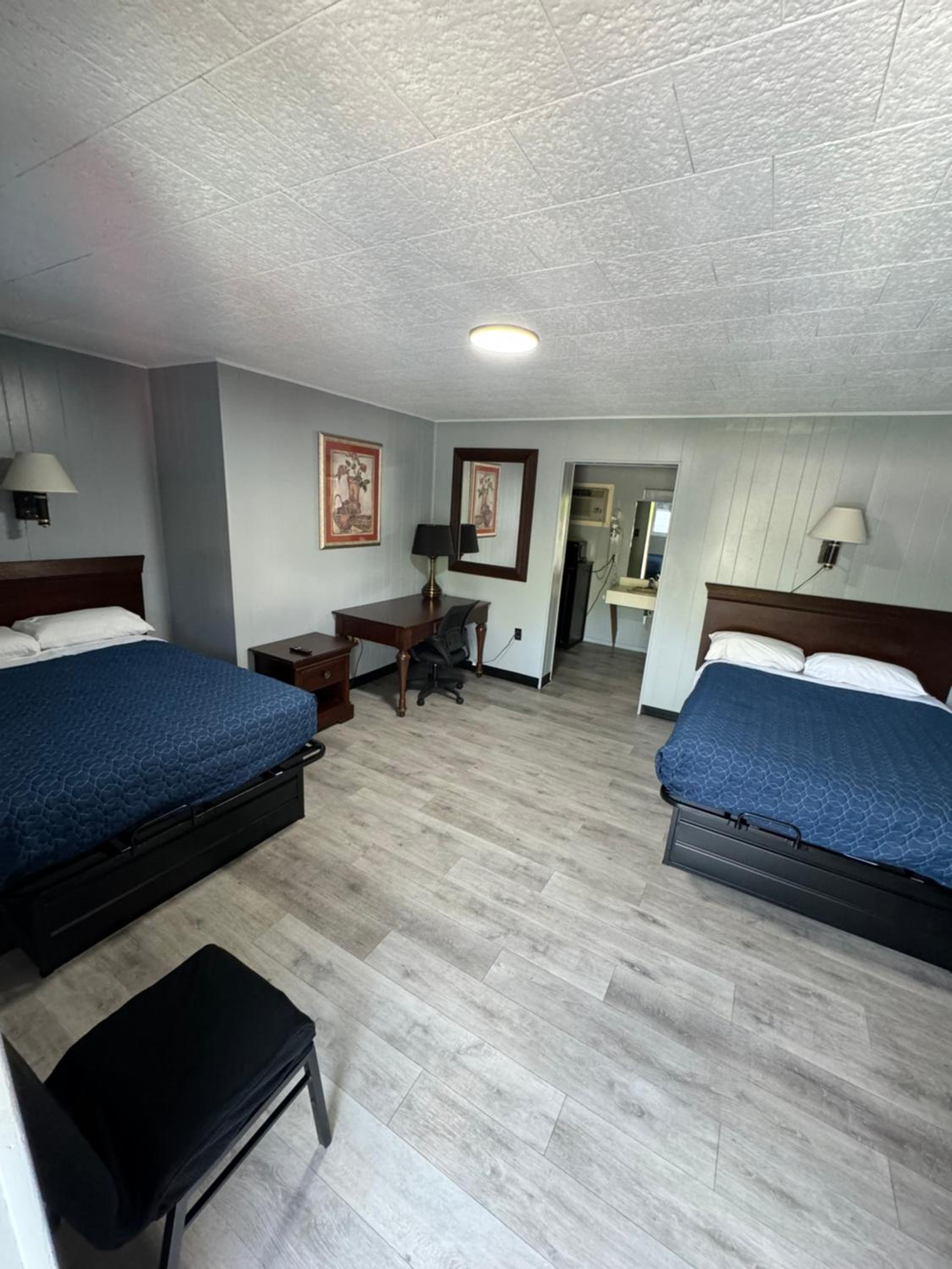 Double Room - Photo 7