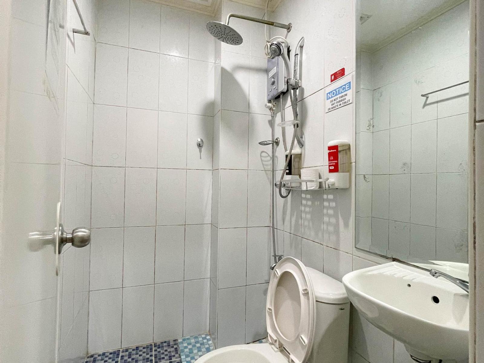 Standard Double Room - Photo 7