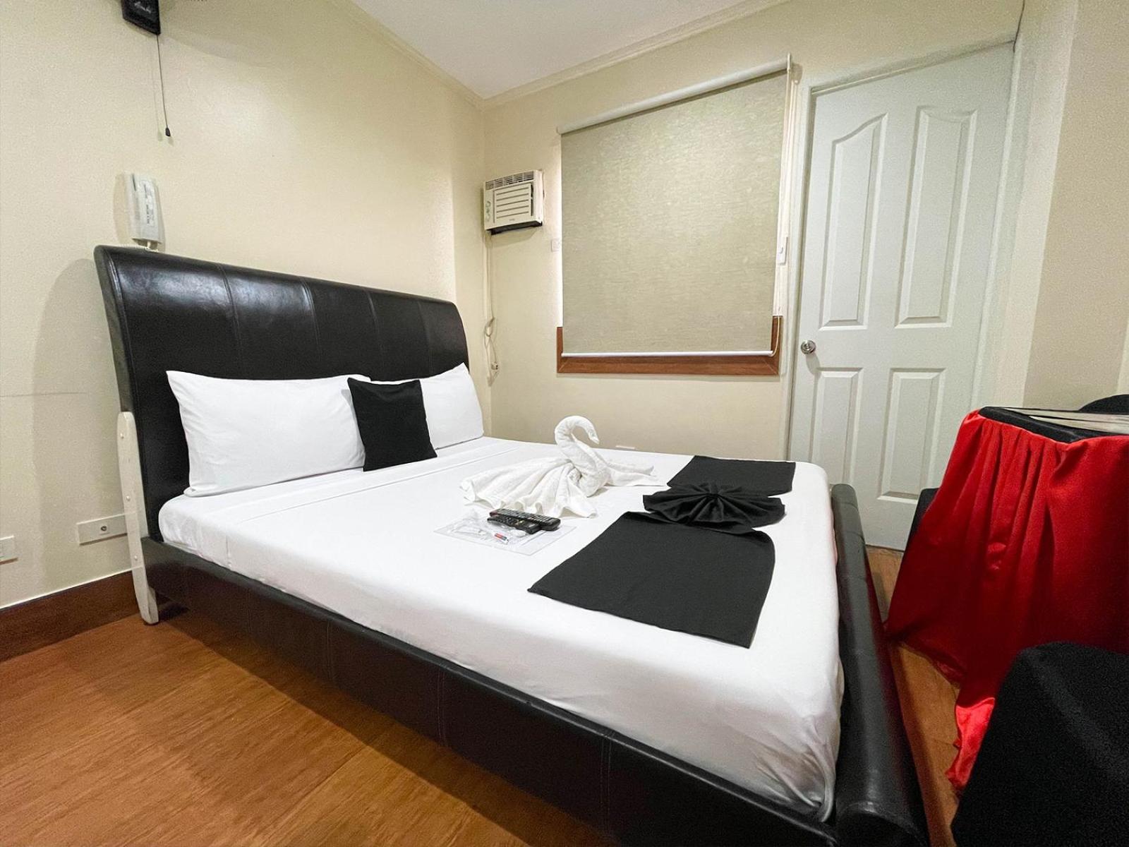 Standard Double Room - Photo 4