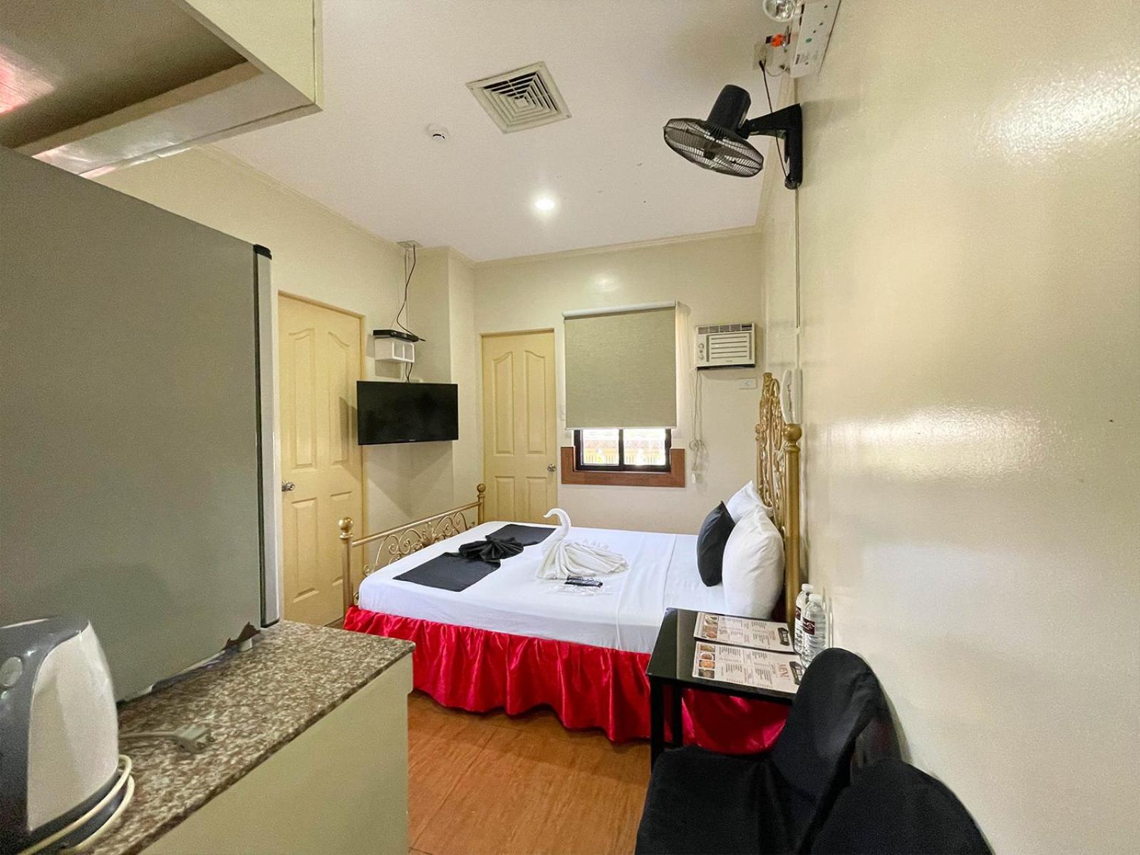 Standard Double Room - Photo 10