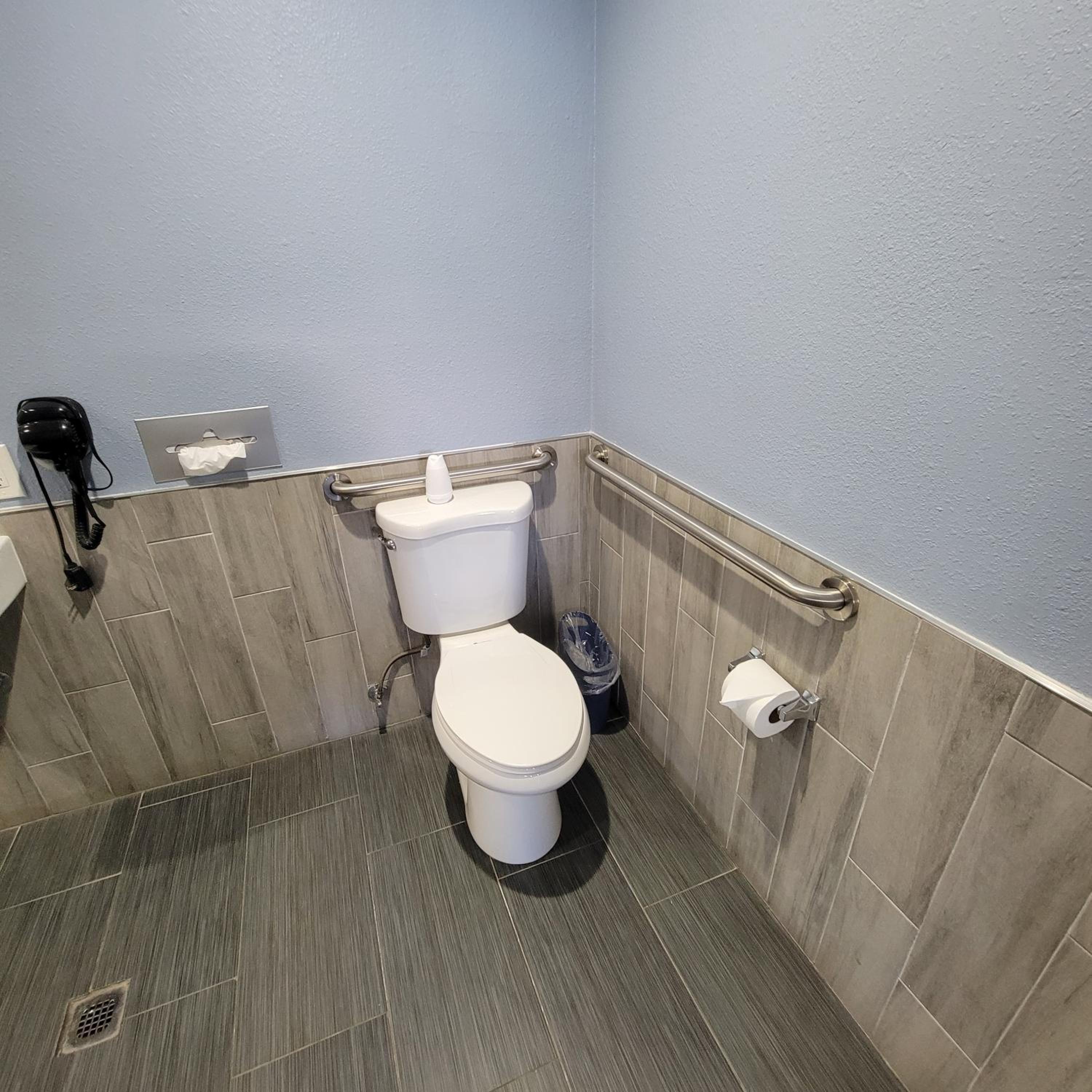 King Room - Disability Access photo 2
