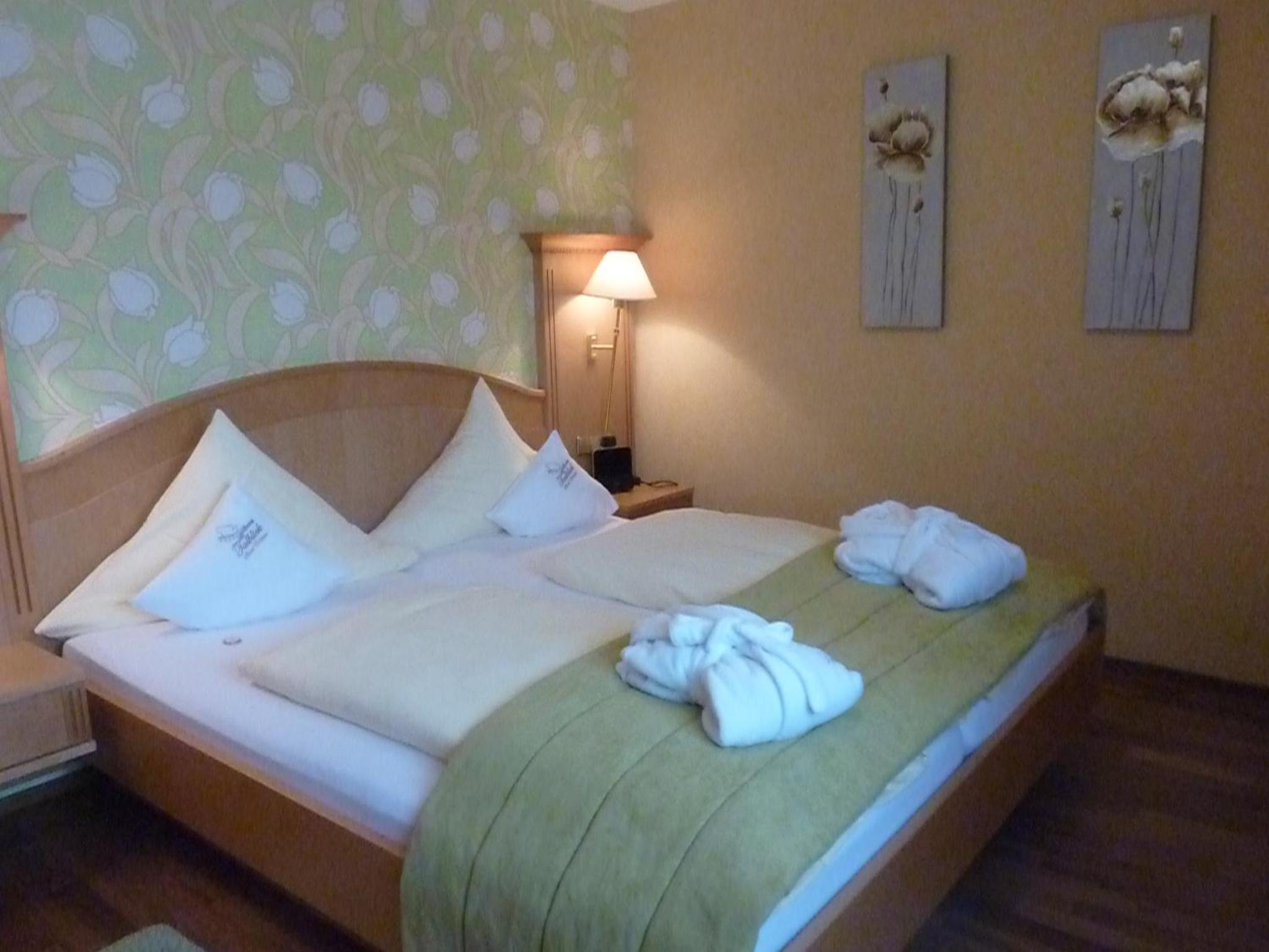 Deluxe Junior Suite photo 2