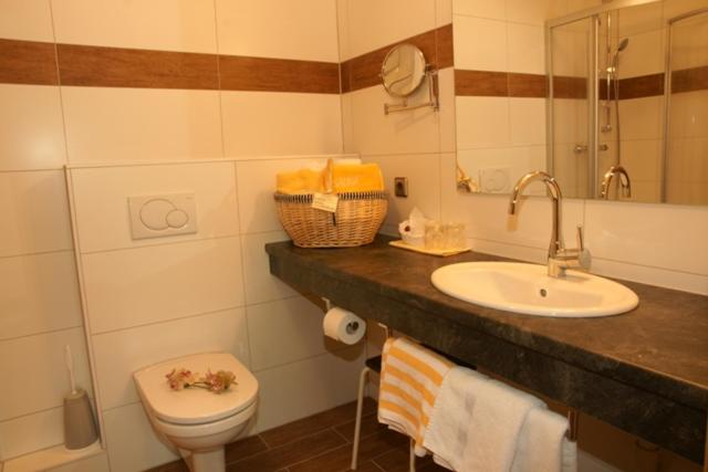 Deluxe Junior Suite photo 3