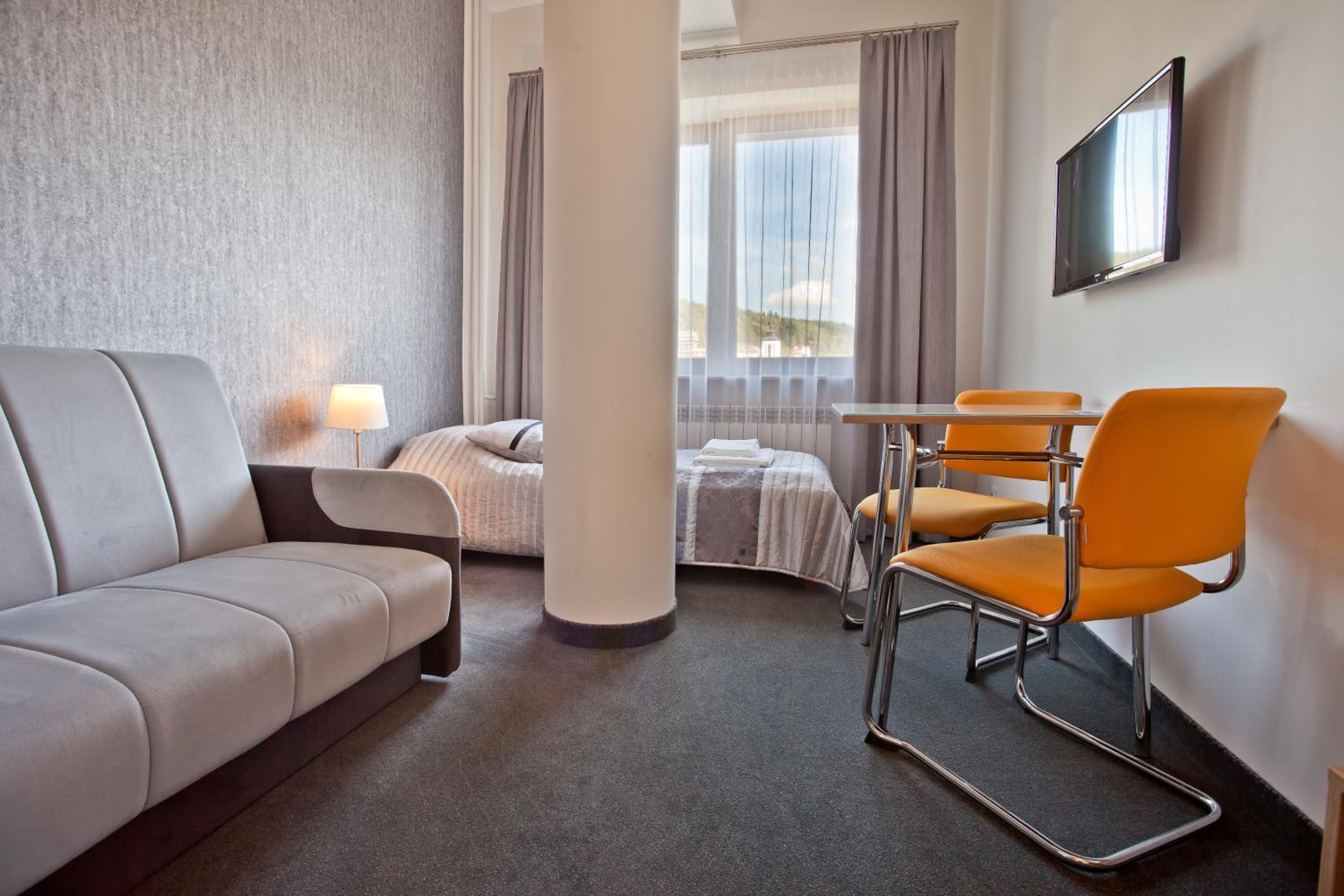 Single Room with Mountain View