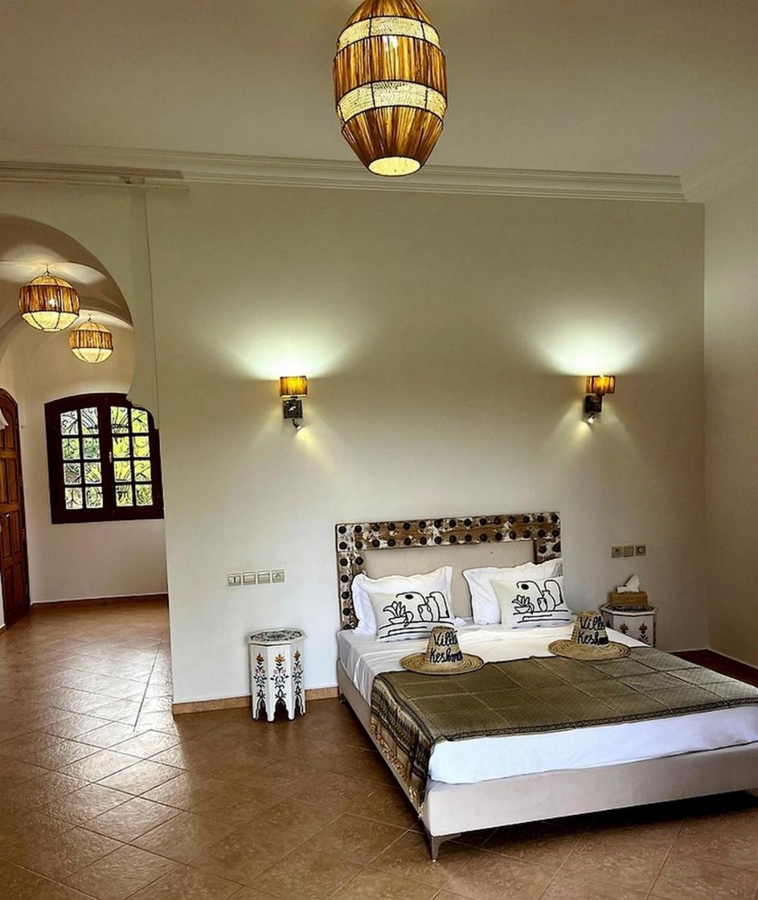Queen Suite with Pool View