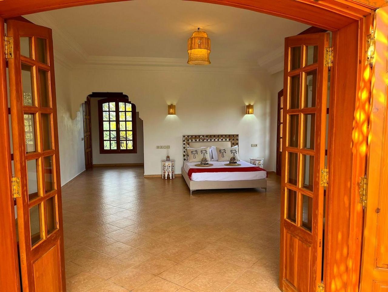 Queen Suite with Pool View