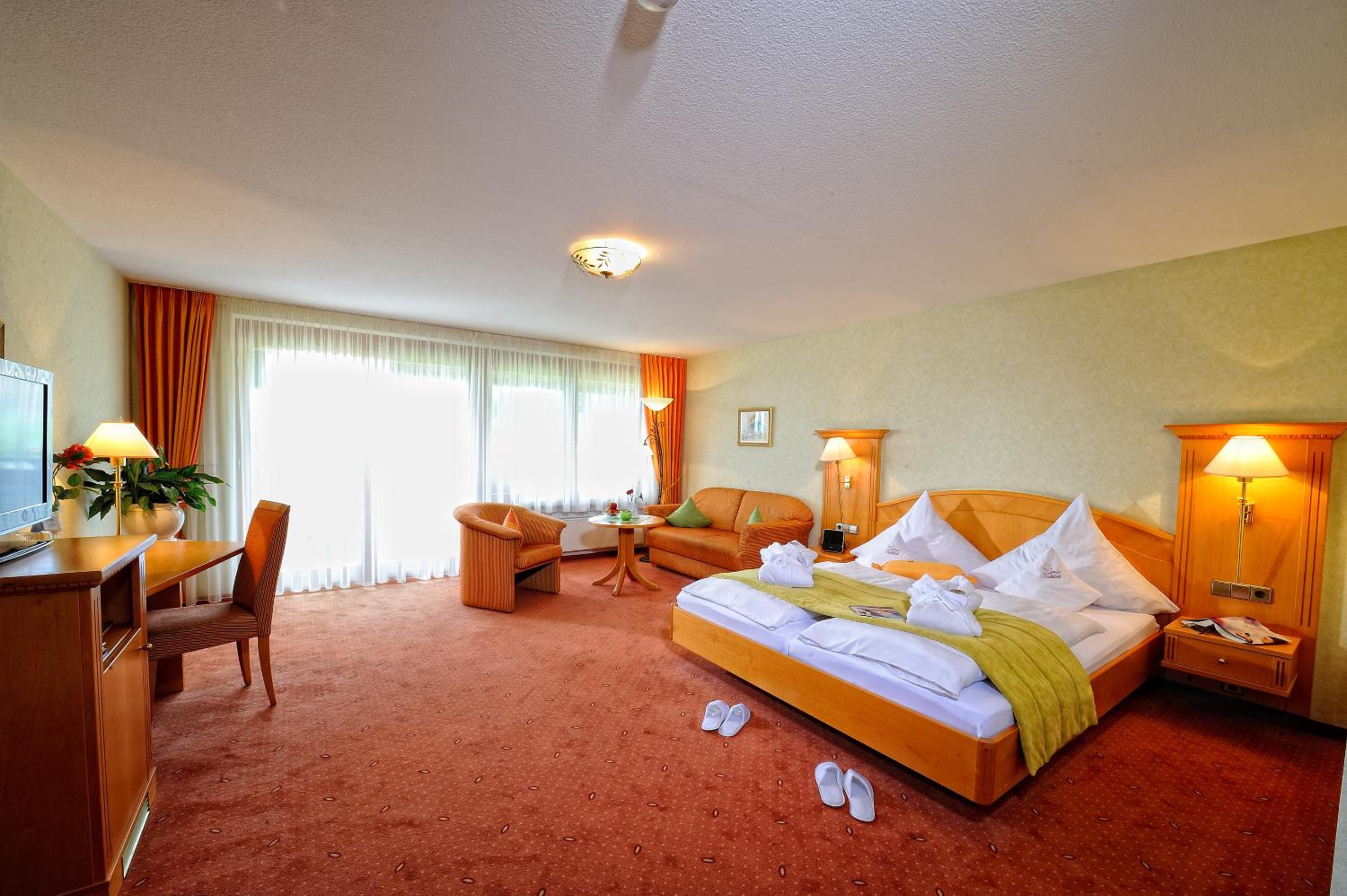 Deluxe Double Room with Balcony photo 3