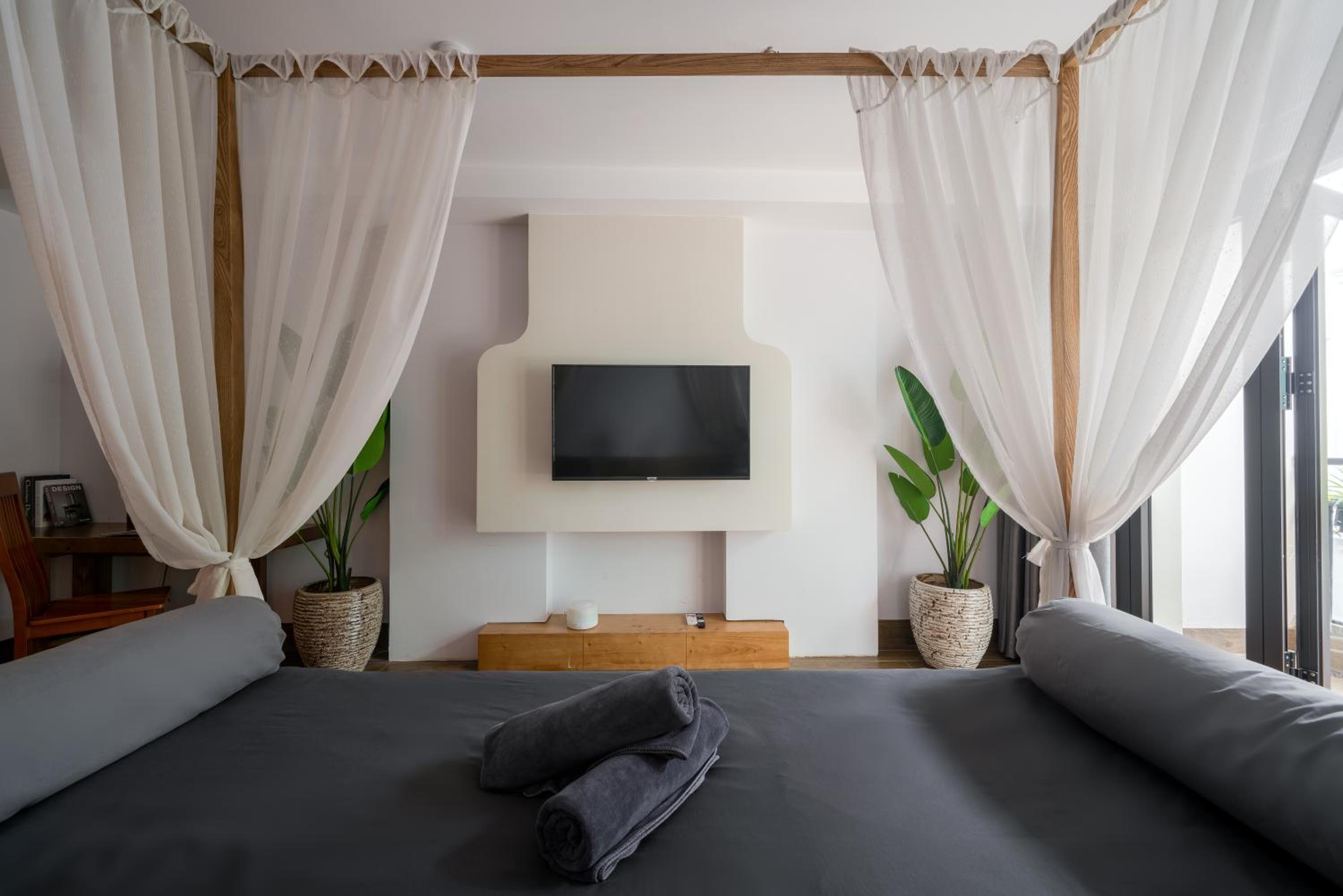 Large Double Room