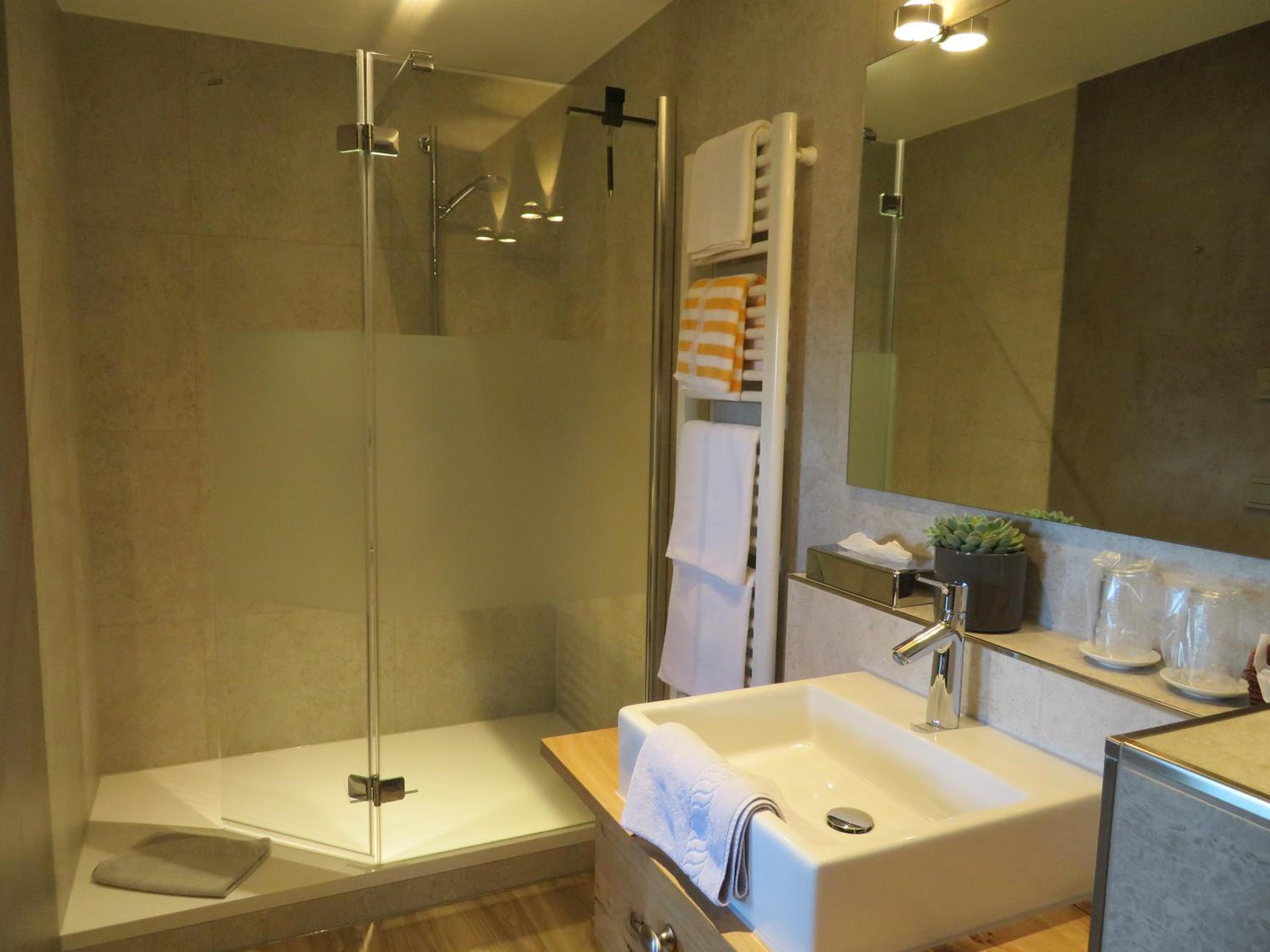 Deluxe Suite photo 2