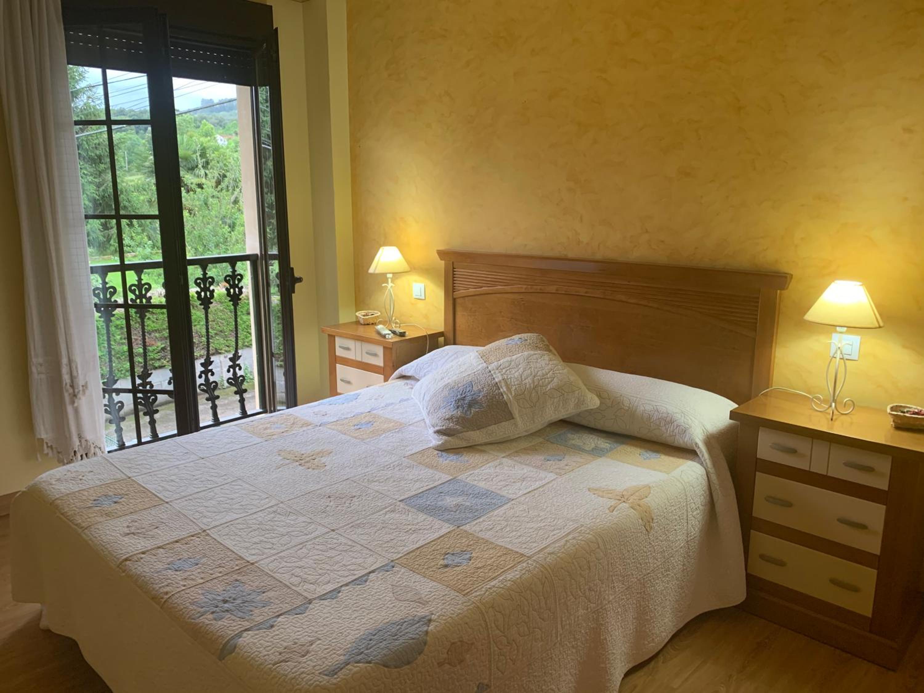 Deluxe Queen Room photo 2