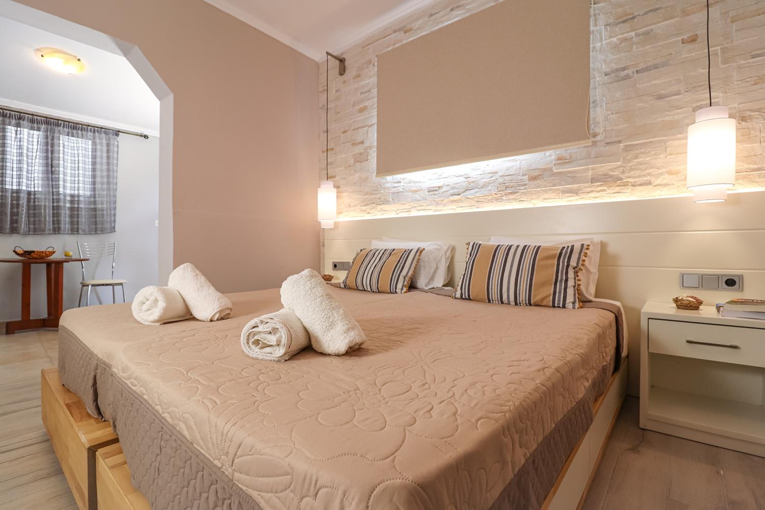 Apartment With Garden View