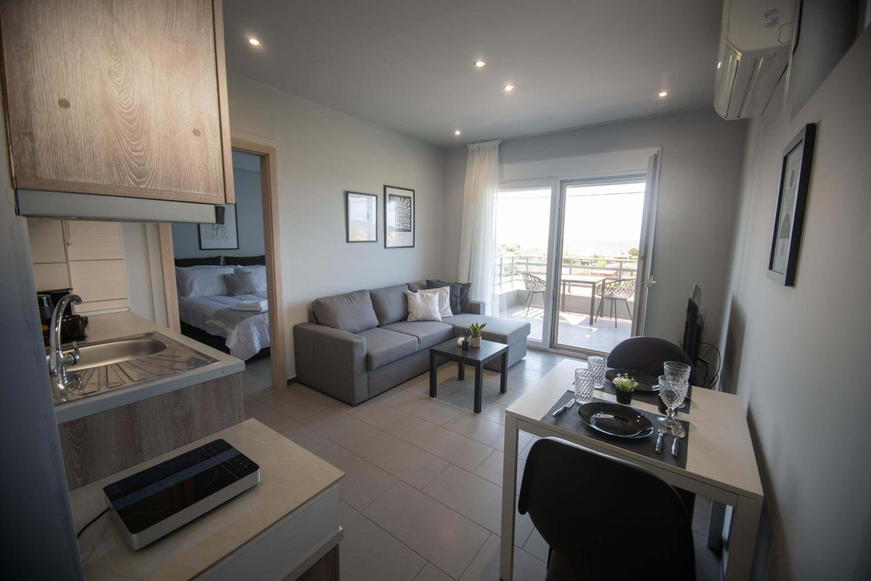 One-Bedroom Apartment with Balcony and Sea View photo 1