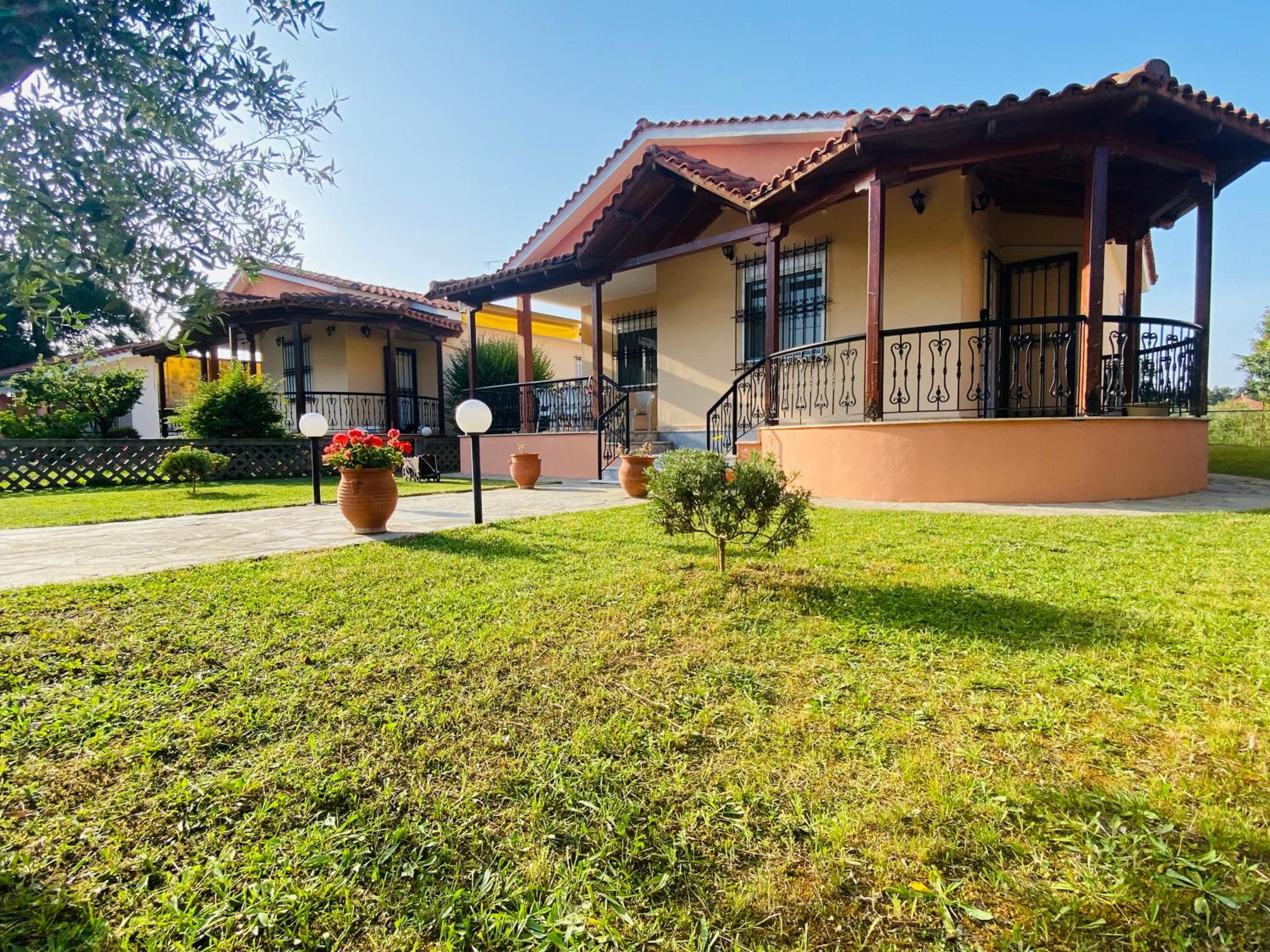Three-Bedroom Villa photo 2