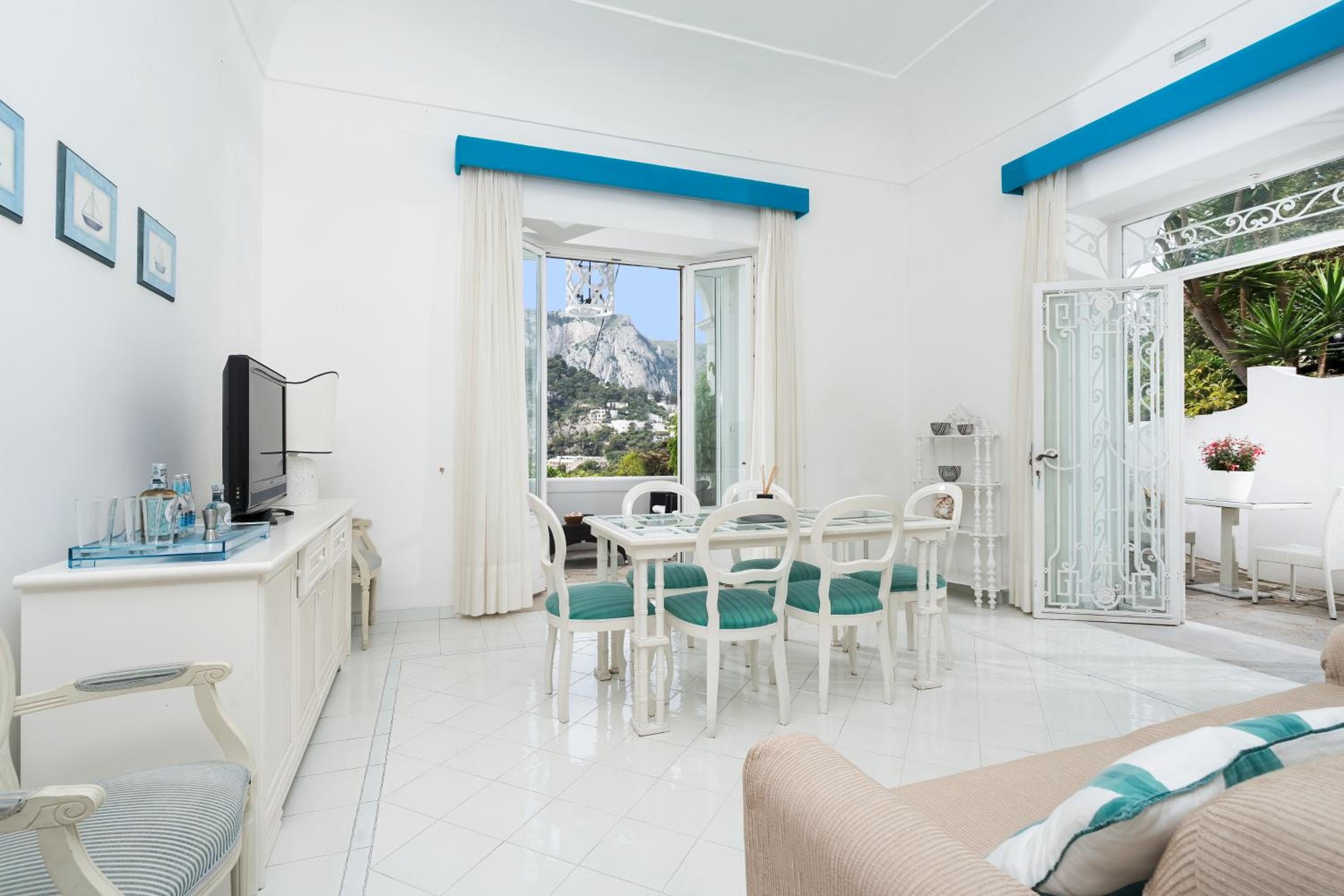 Two-Bedroom Apartment with Balcony photo 1