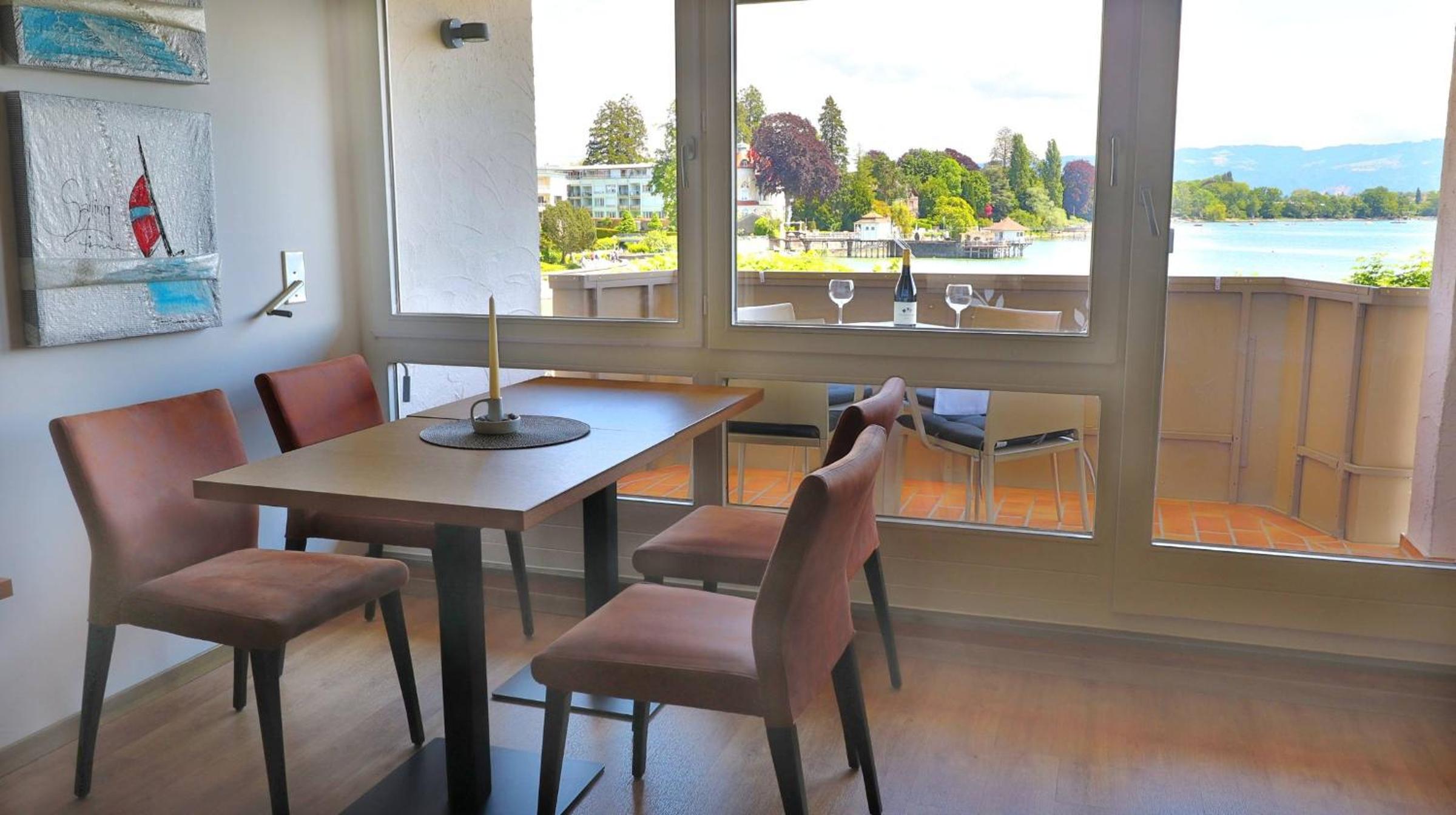 Apartment with Balcony photo 3