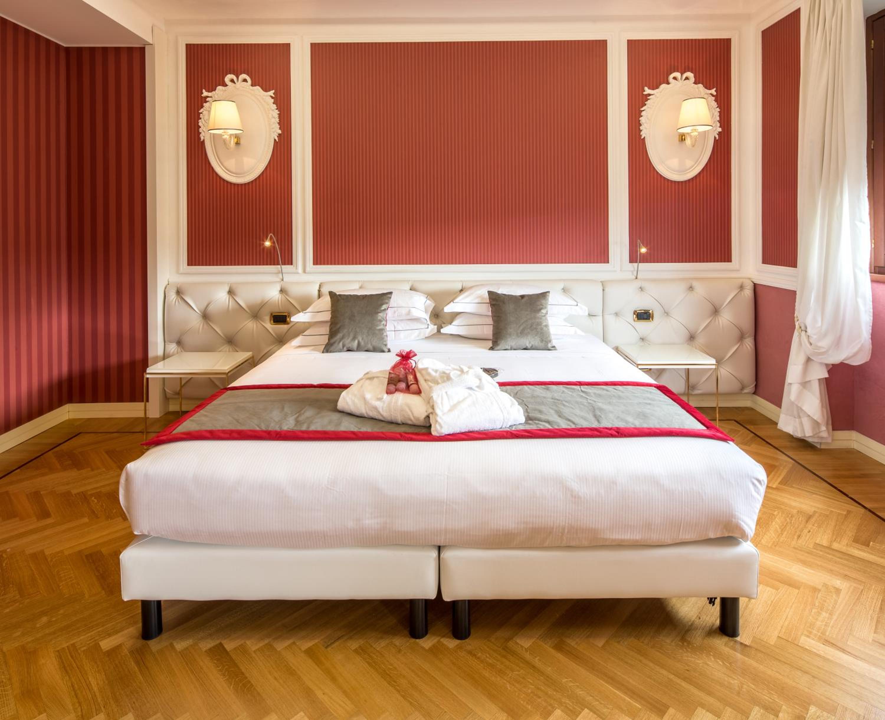 Suite - Photo 2