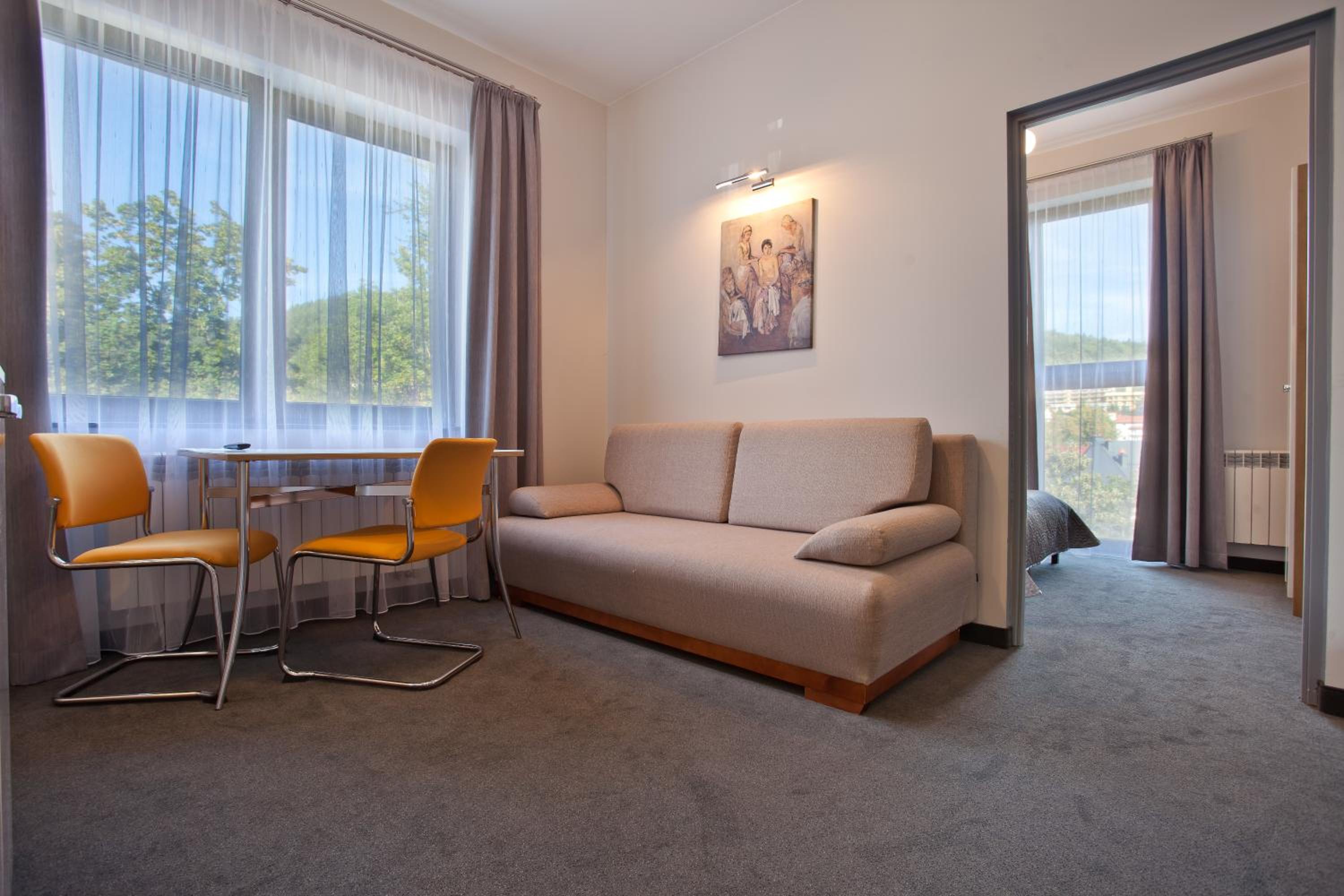 One-Bedroom Apartment