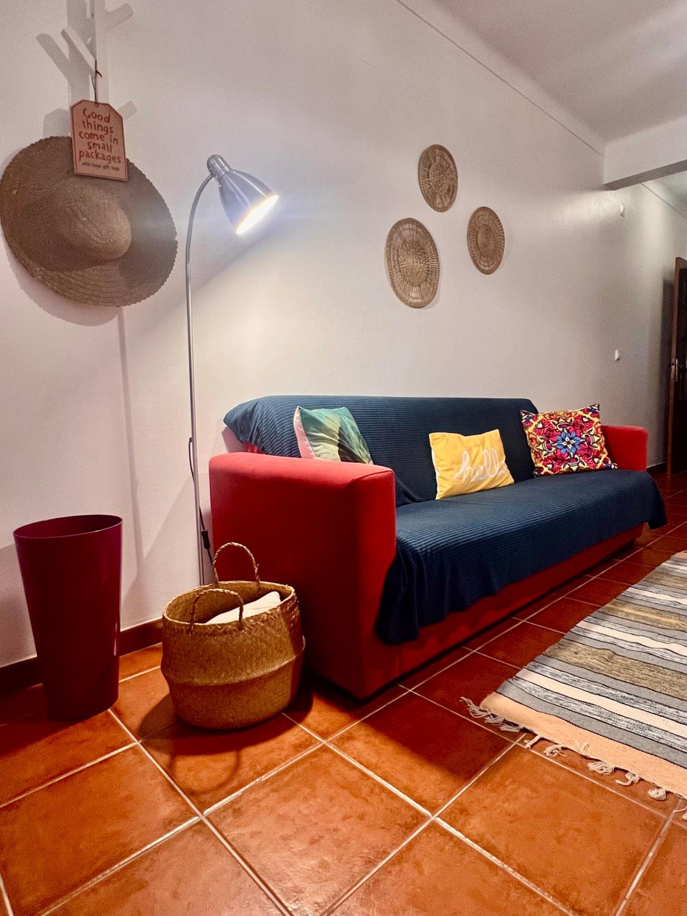 Standard Twin Room with Shared Bathroom photo 1