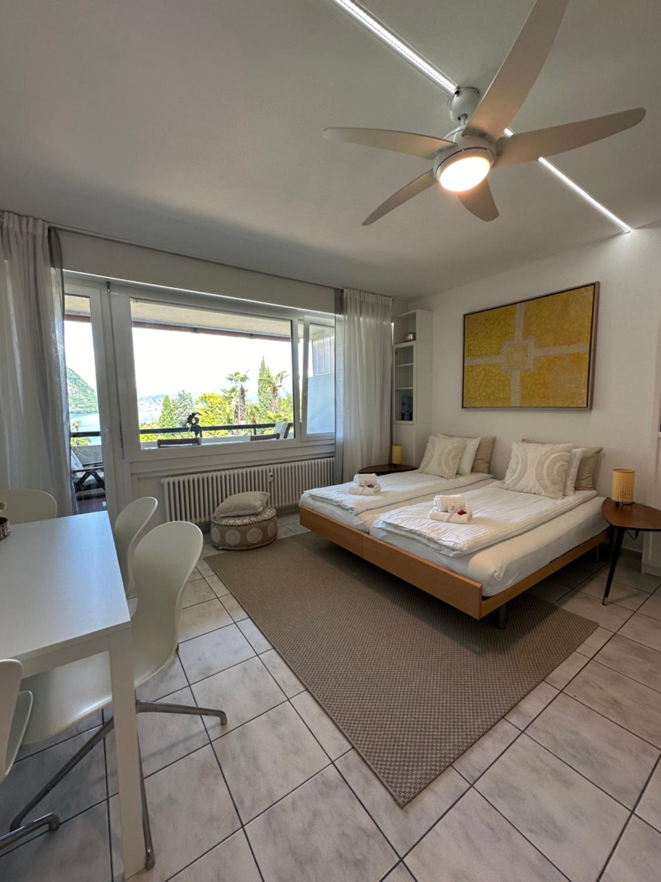 One-Bedroom Apartment photo 1