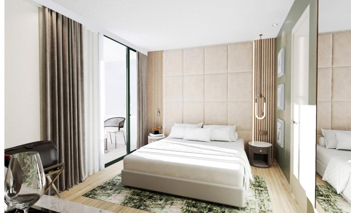 Deluxe Double Room with Side Sea View - Photo 1