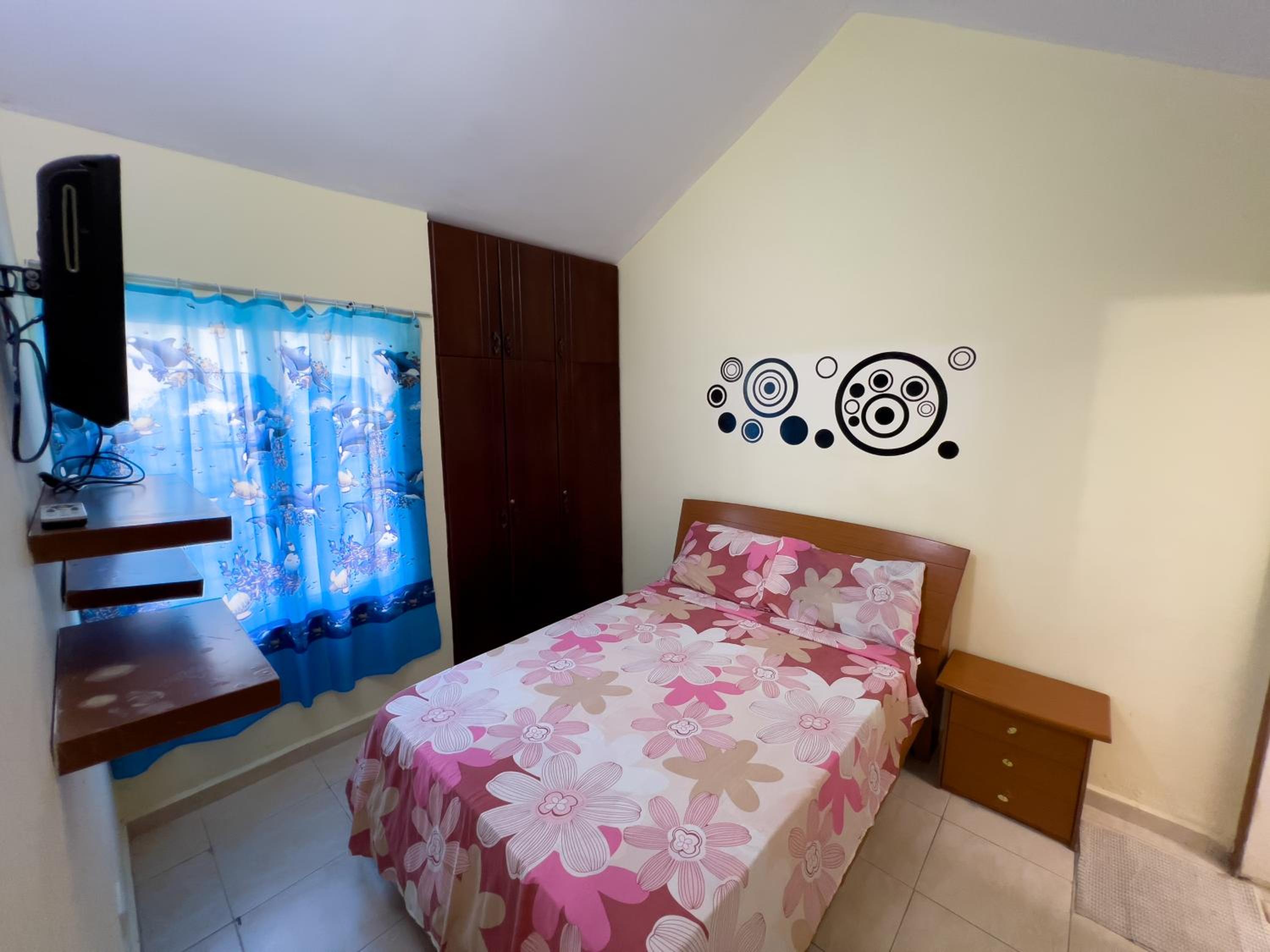 Three-Bedroom House photo 1