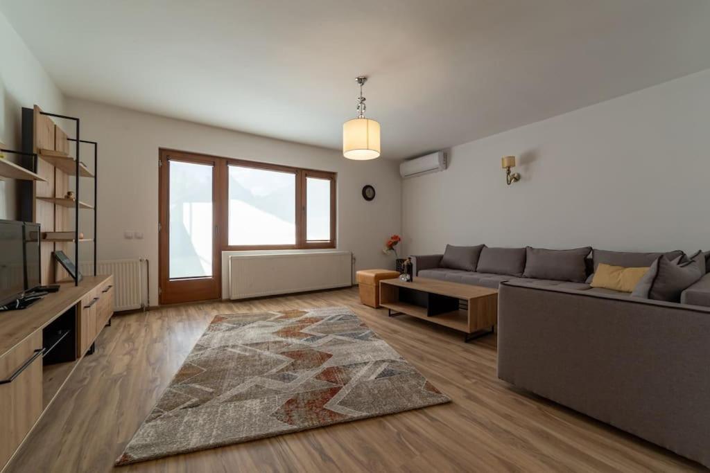 One-Bedroom Apartment photo 3