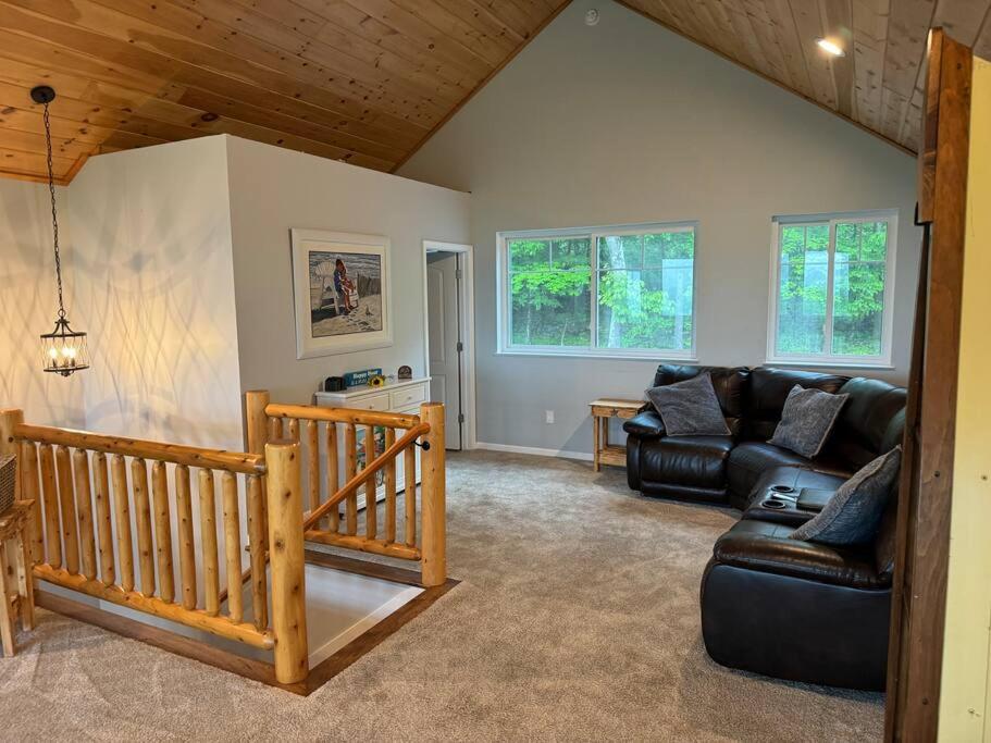 Seven-Bedroom House photo 1