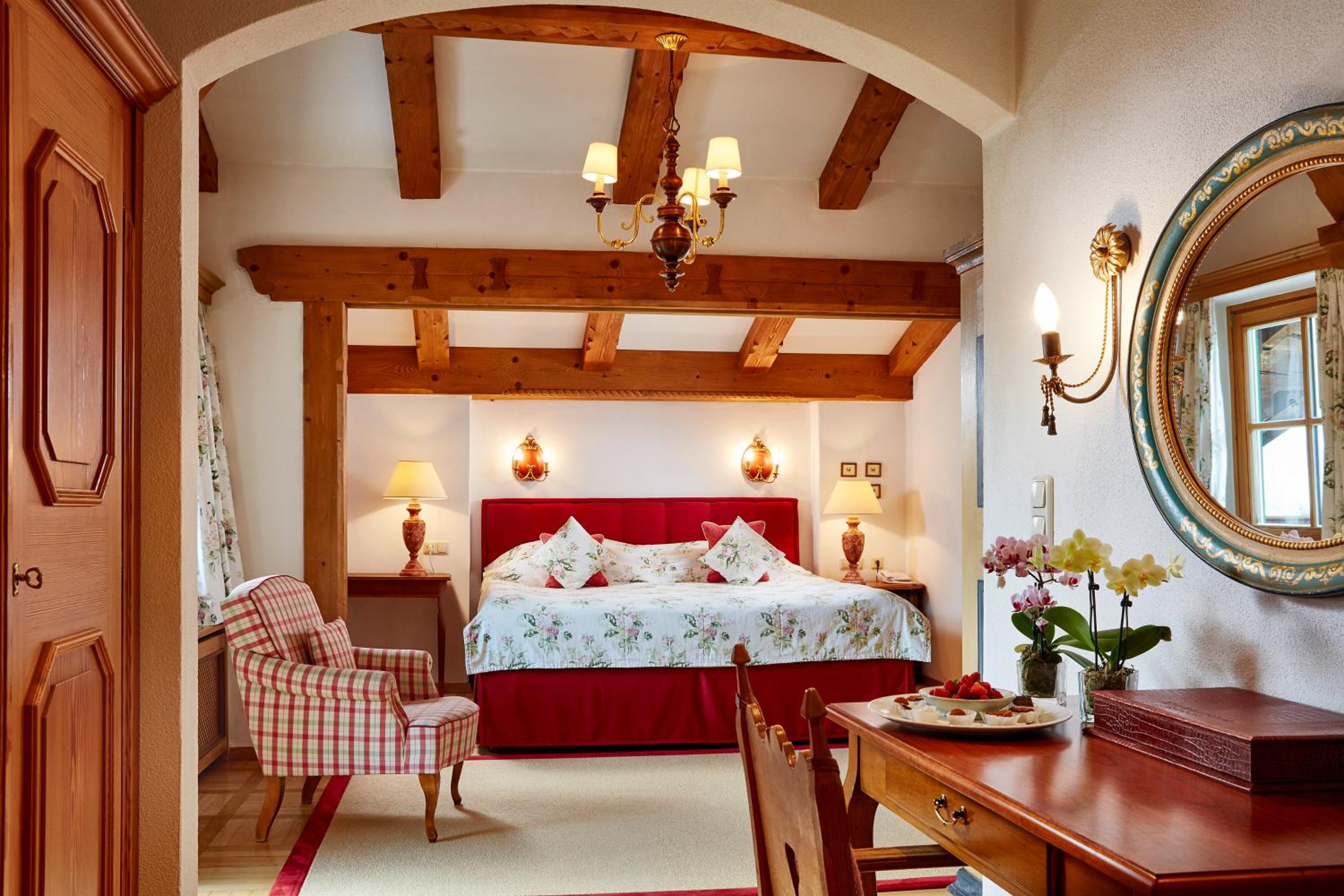 Deluxe Junior Suite - Photo 1