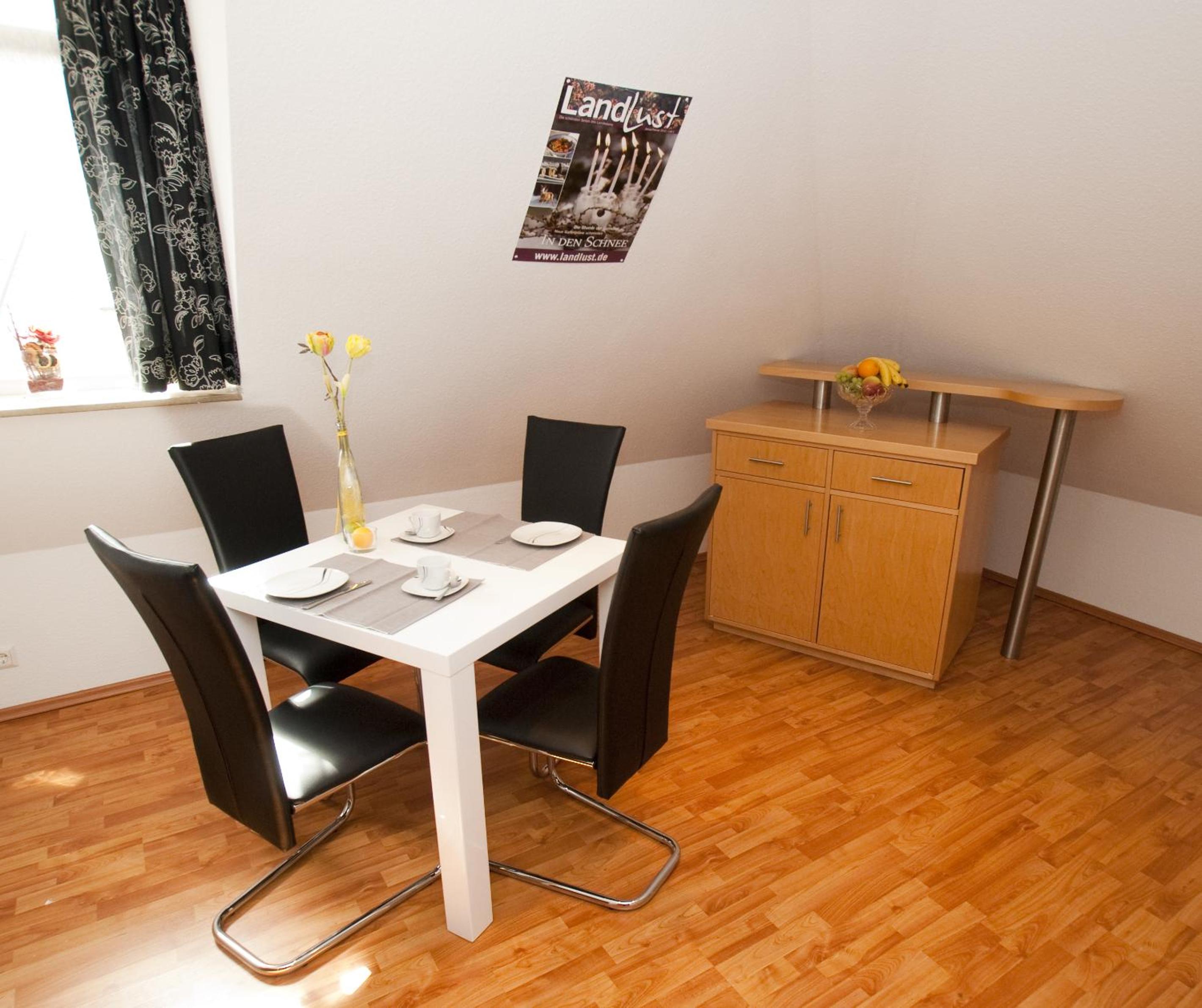 Apartment photo 3