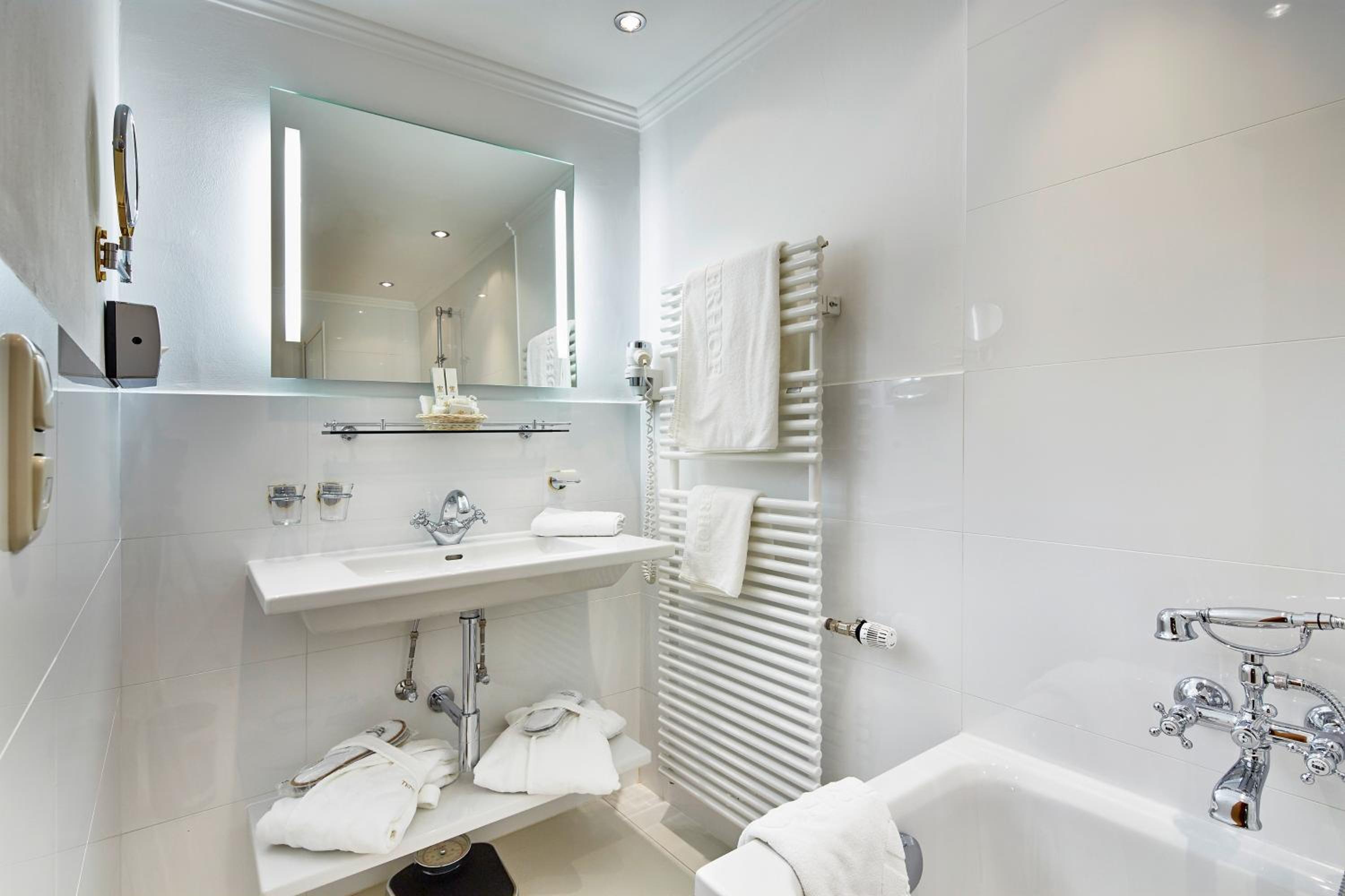 Standard Double Room - Photo 4