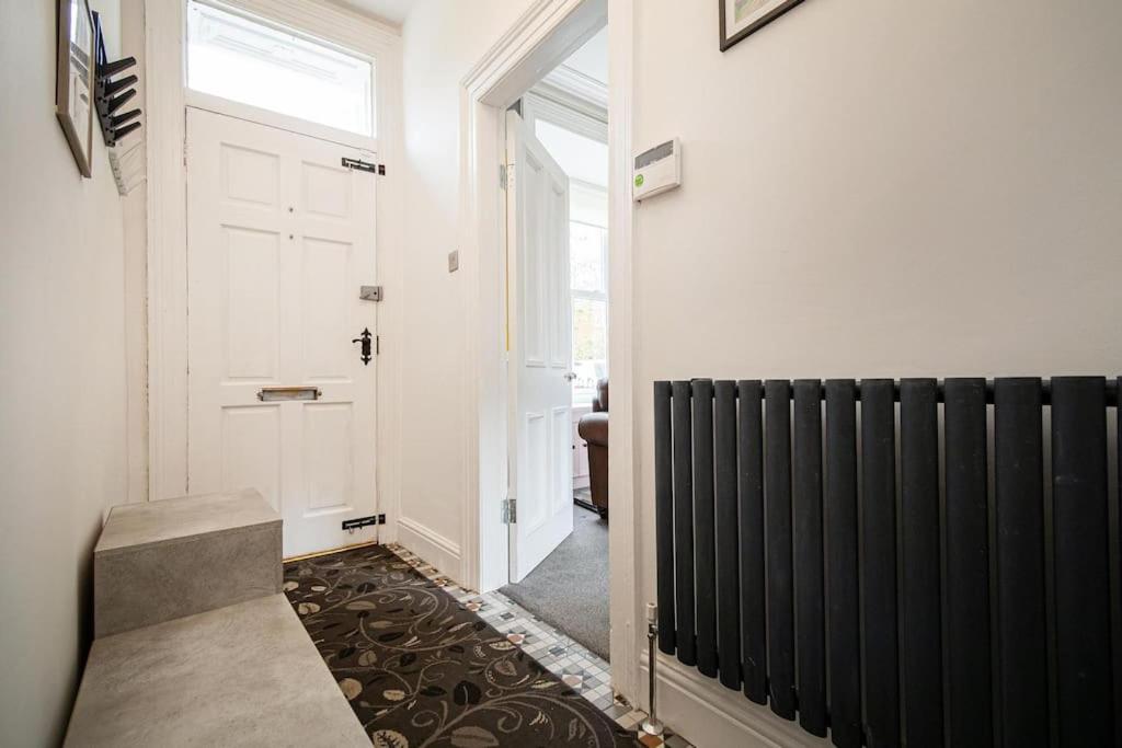 Three-Bedroom House photo 2