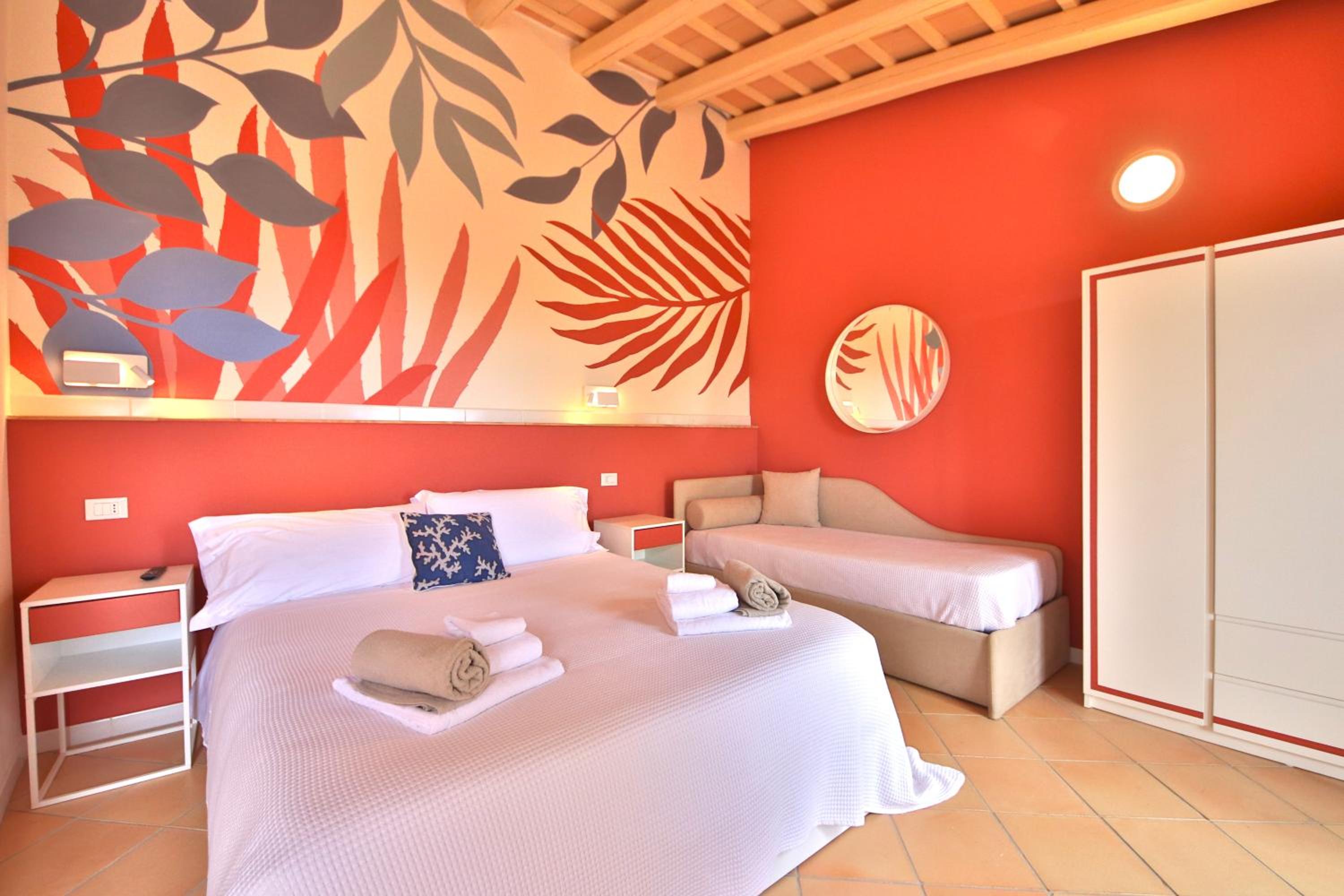 Deluxe Double Room with Sea View - Photo 7