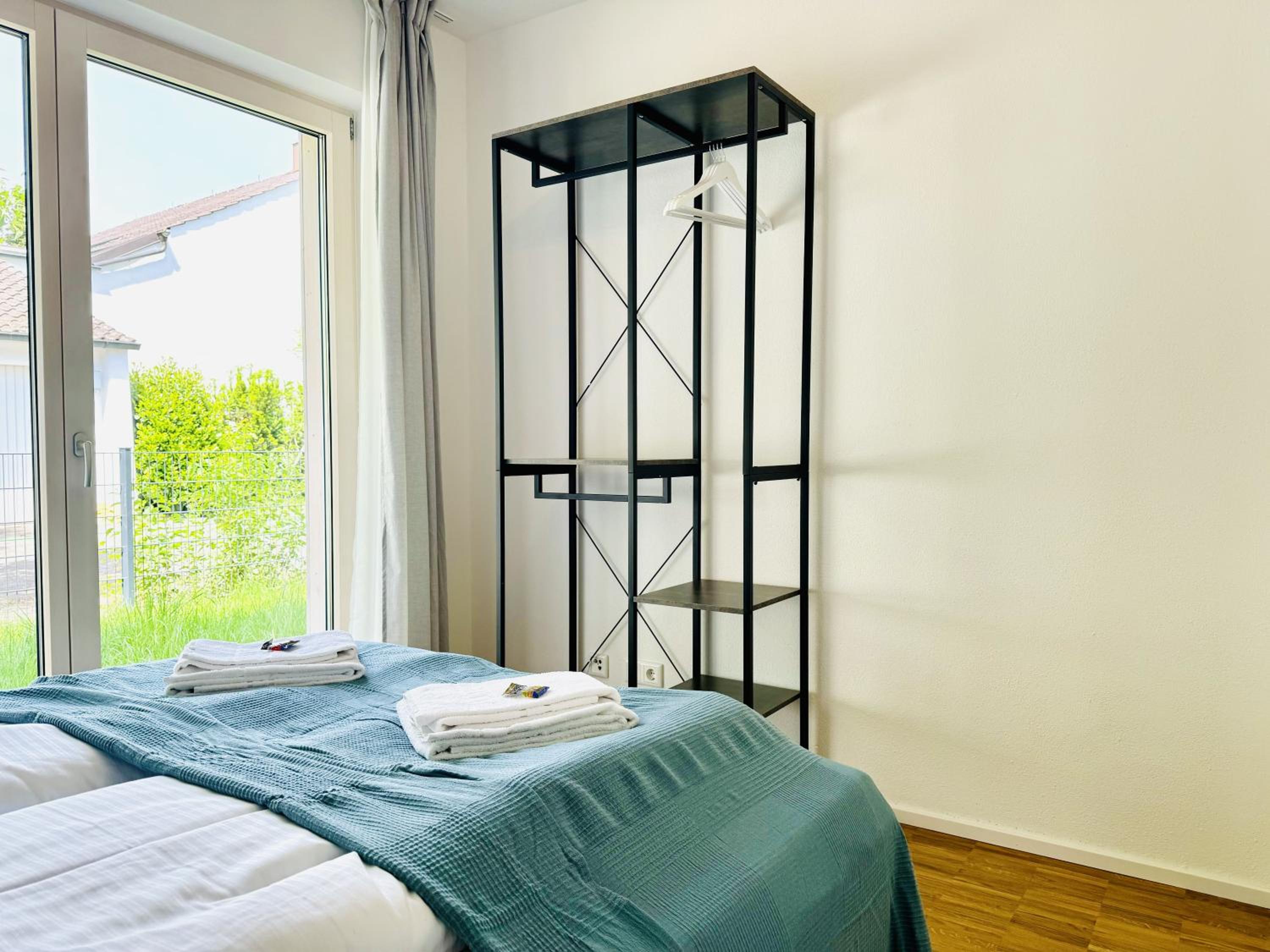 Deluxe Two-Bedroom Apartment with Garden View photo 2