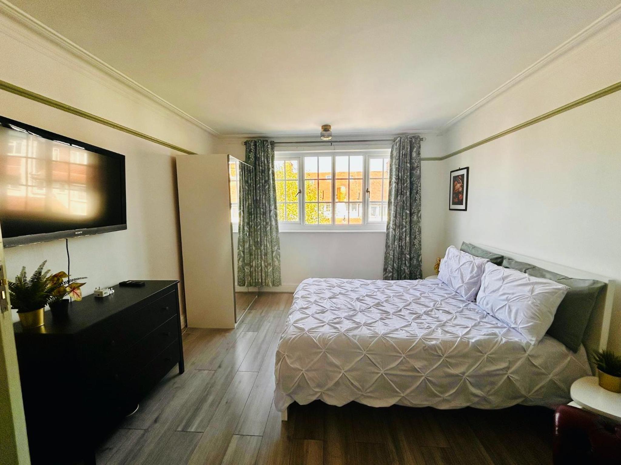 Three-Bedroom House photo 1