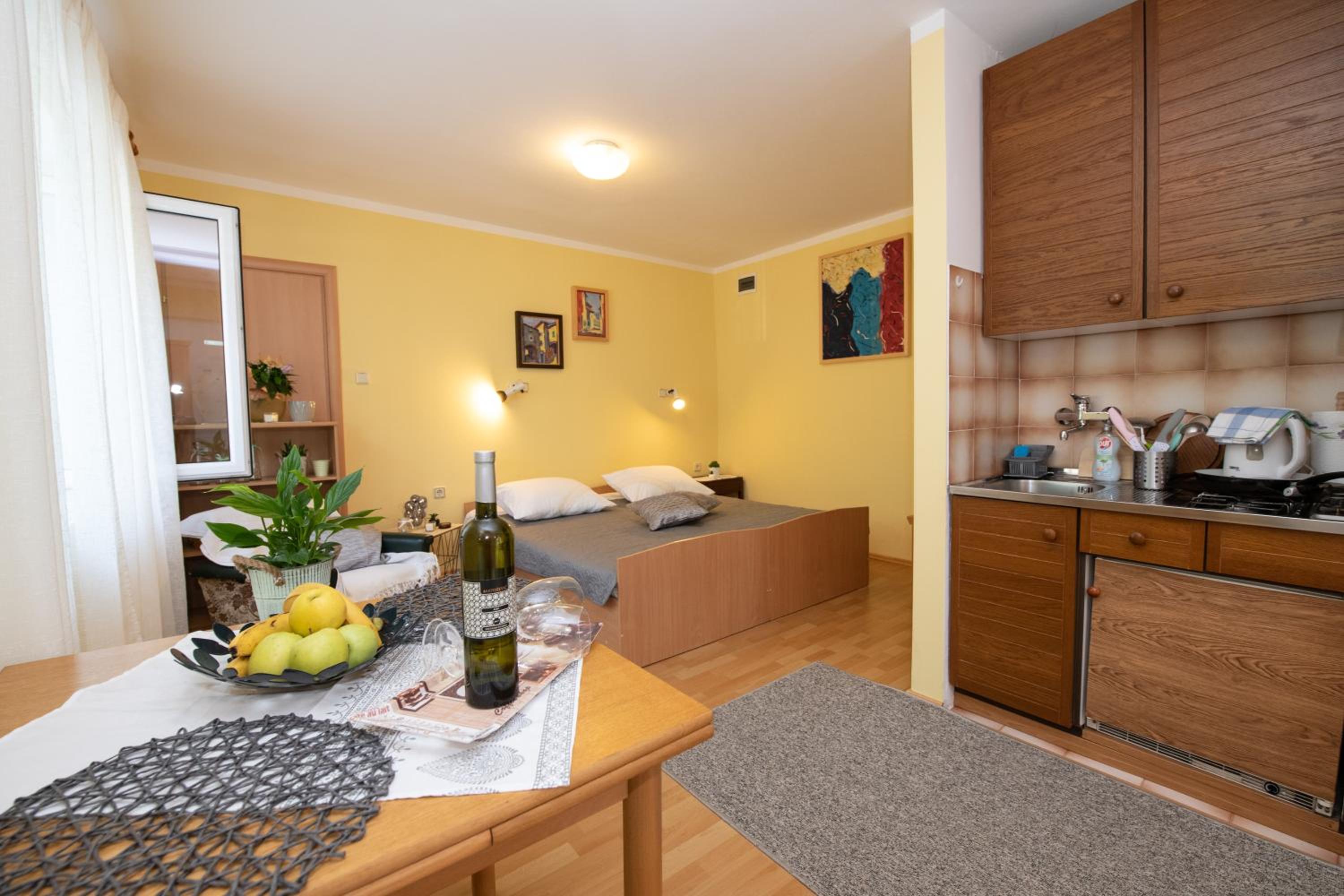Studio Apartment