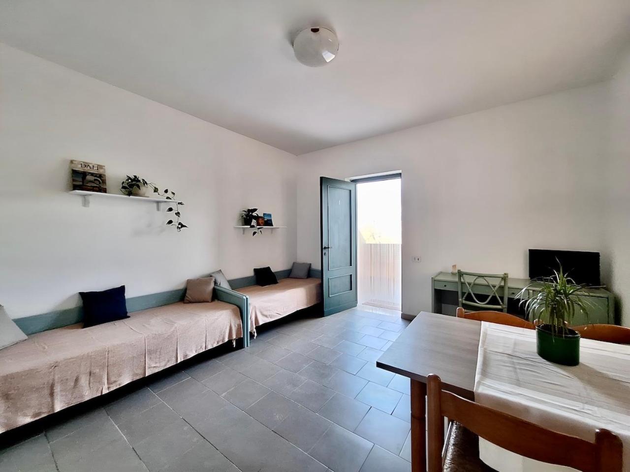Apartment with Garden View