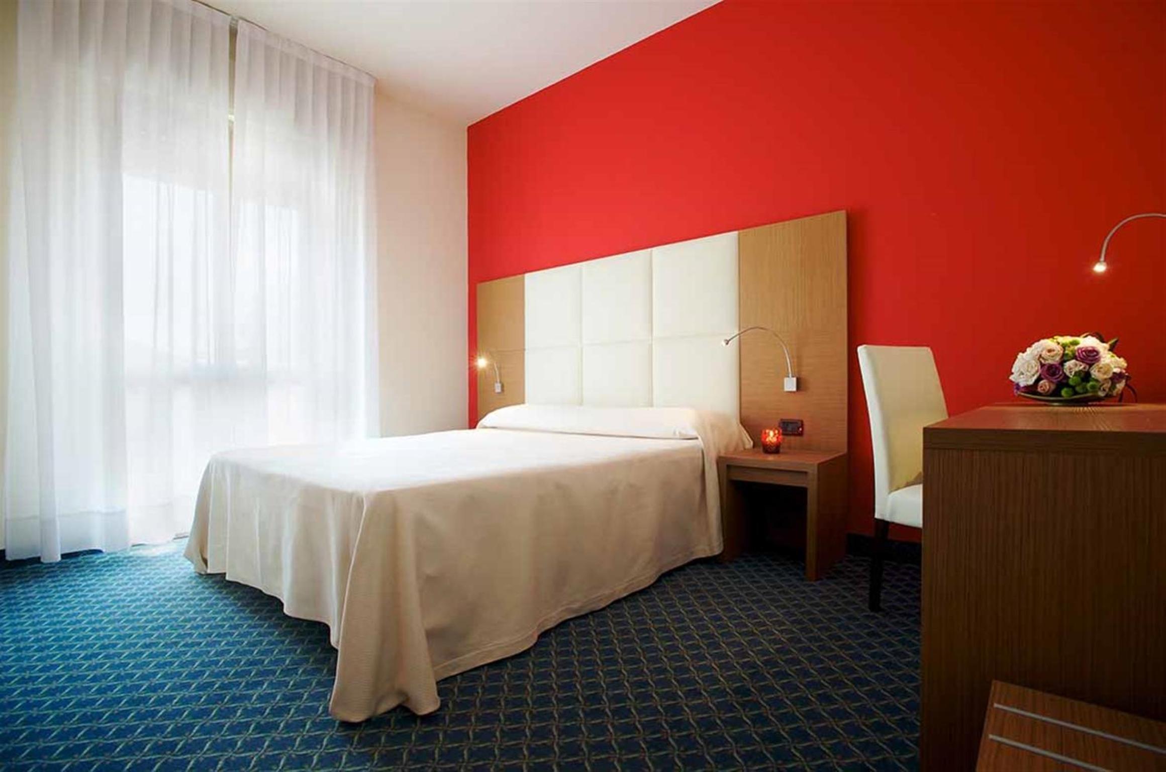 Double Room - Photo 4