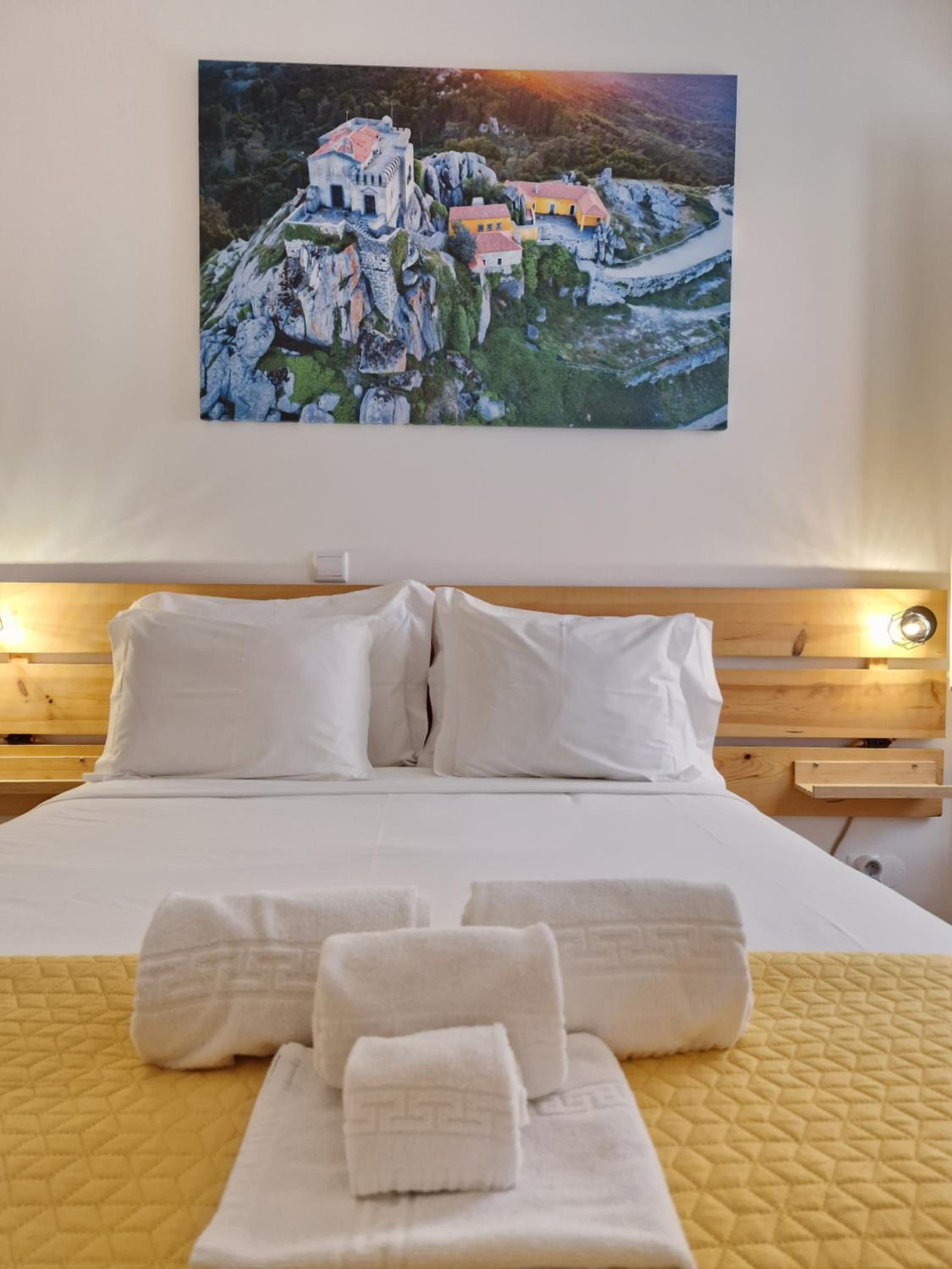 Double Room with Shared Bathroom photo 2