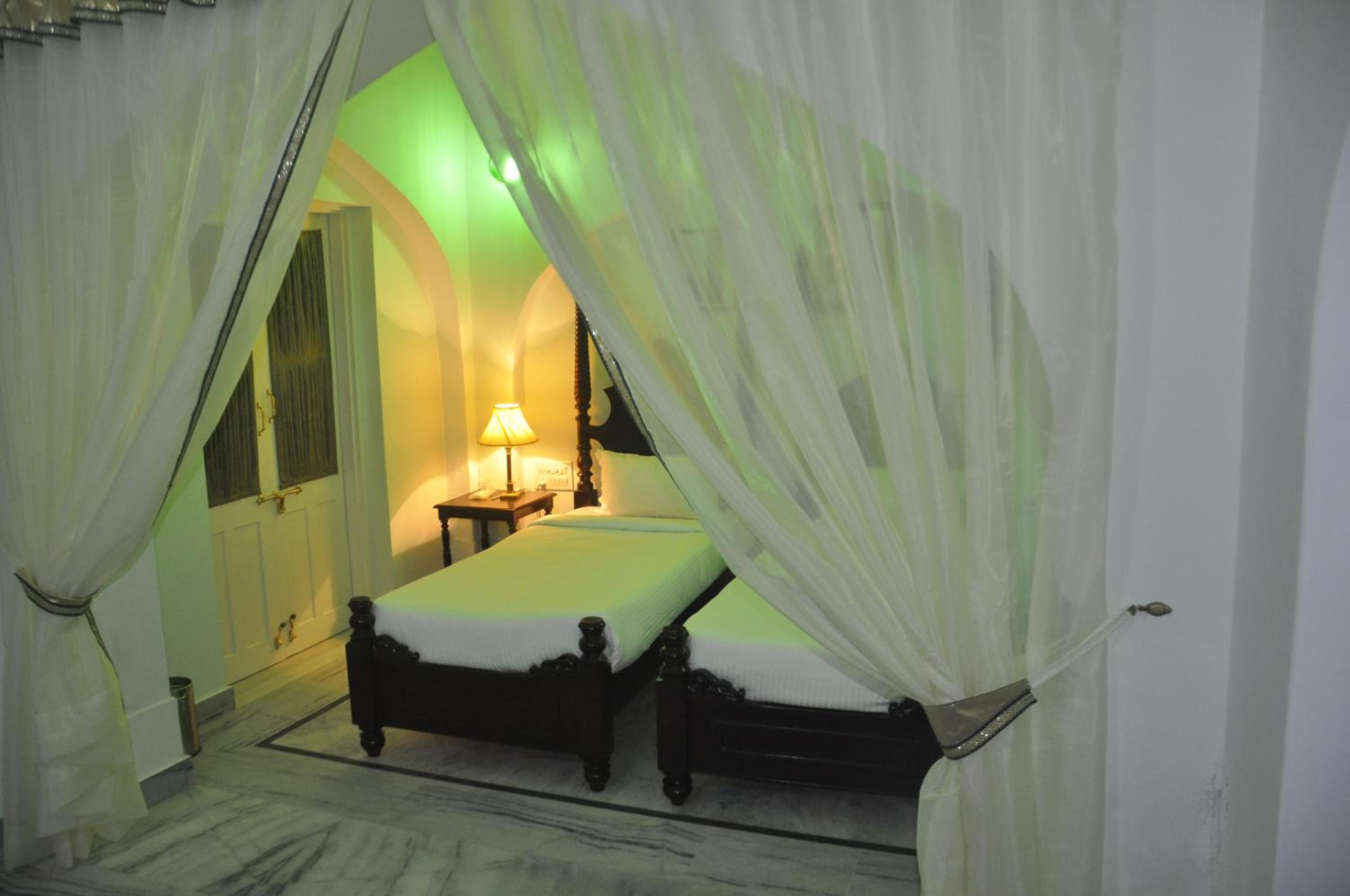 Deluxe Double or Twin Room photo 2