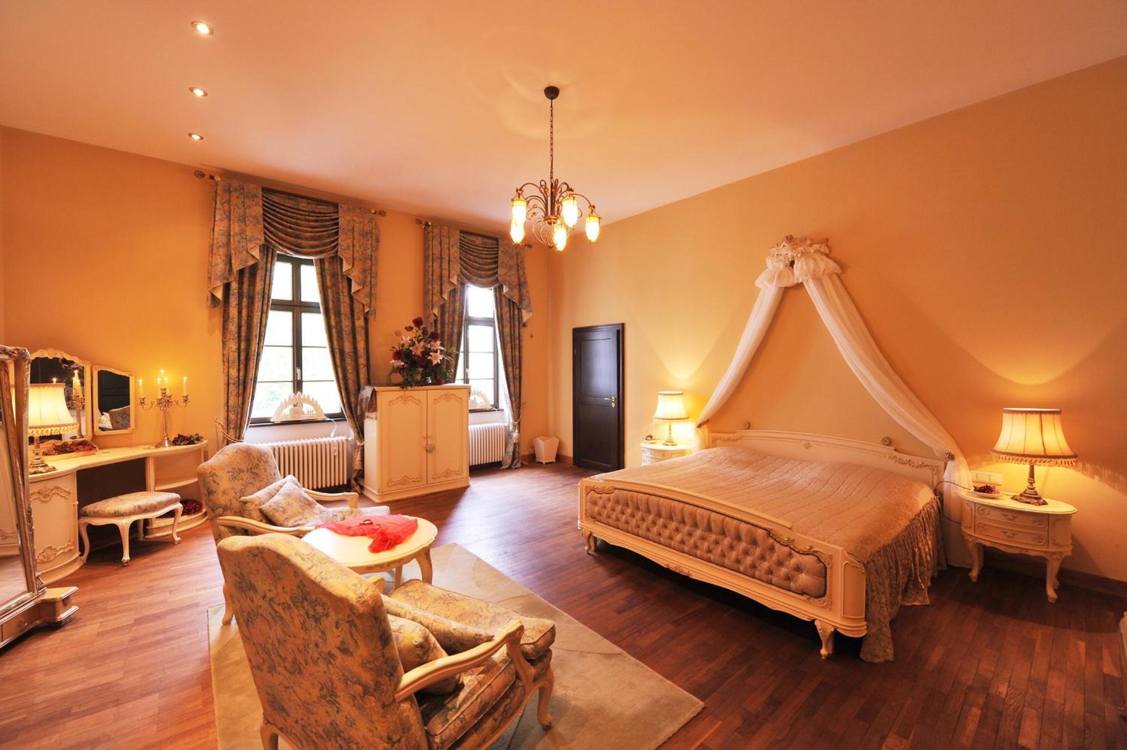 Deluxe Suite - Photo 8
