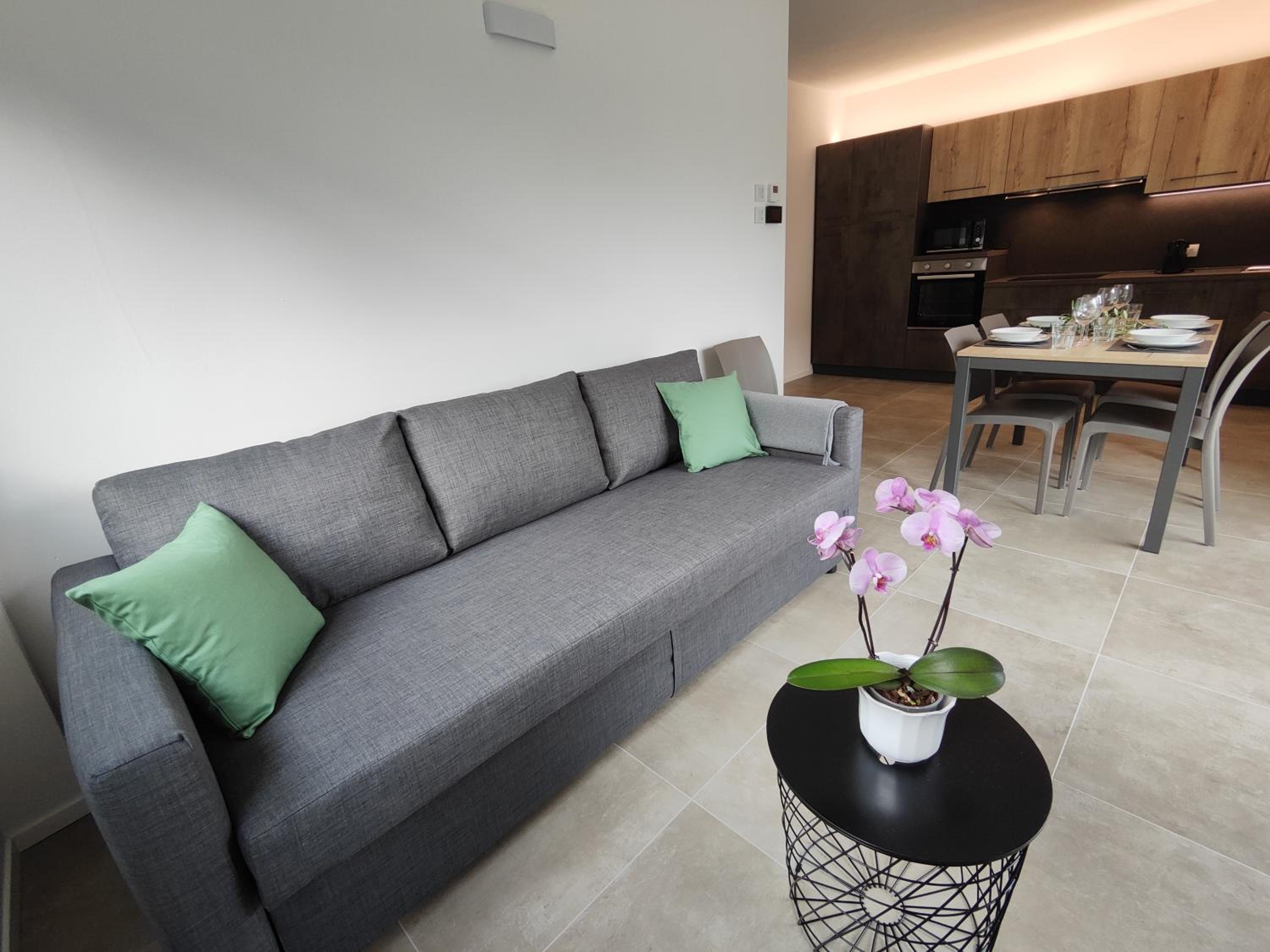 One-Bedroom Apartment