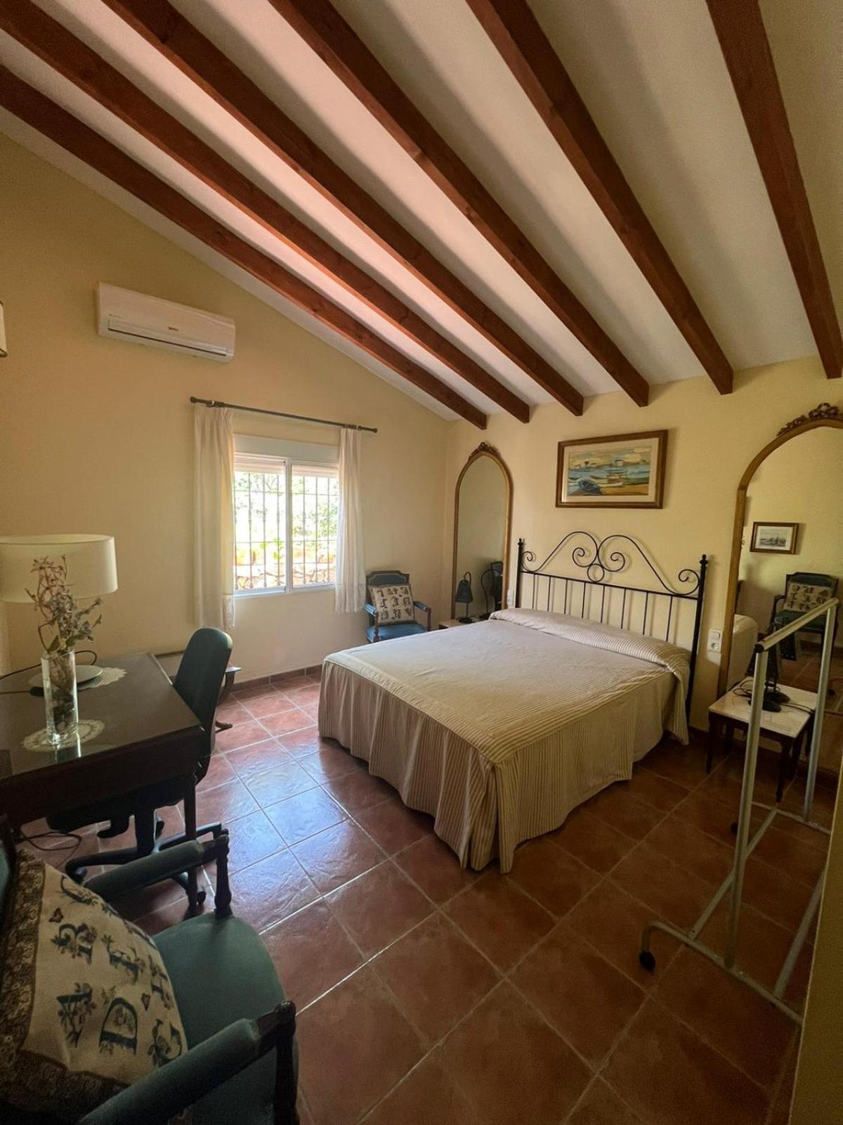 Villa de Tres Habitaciones