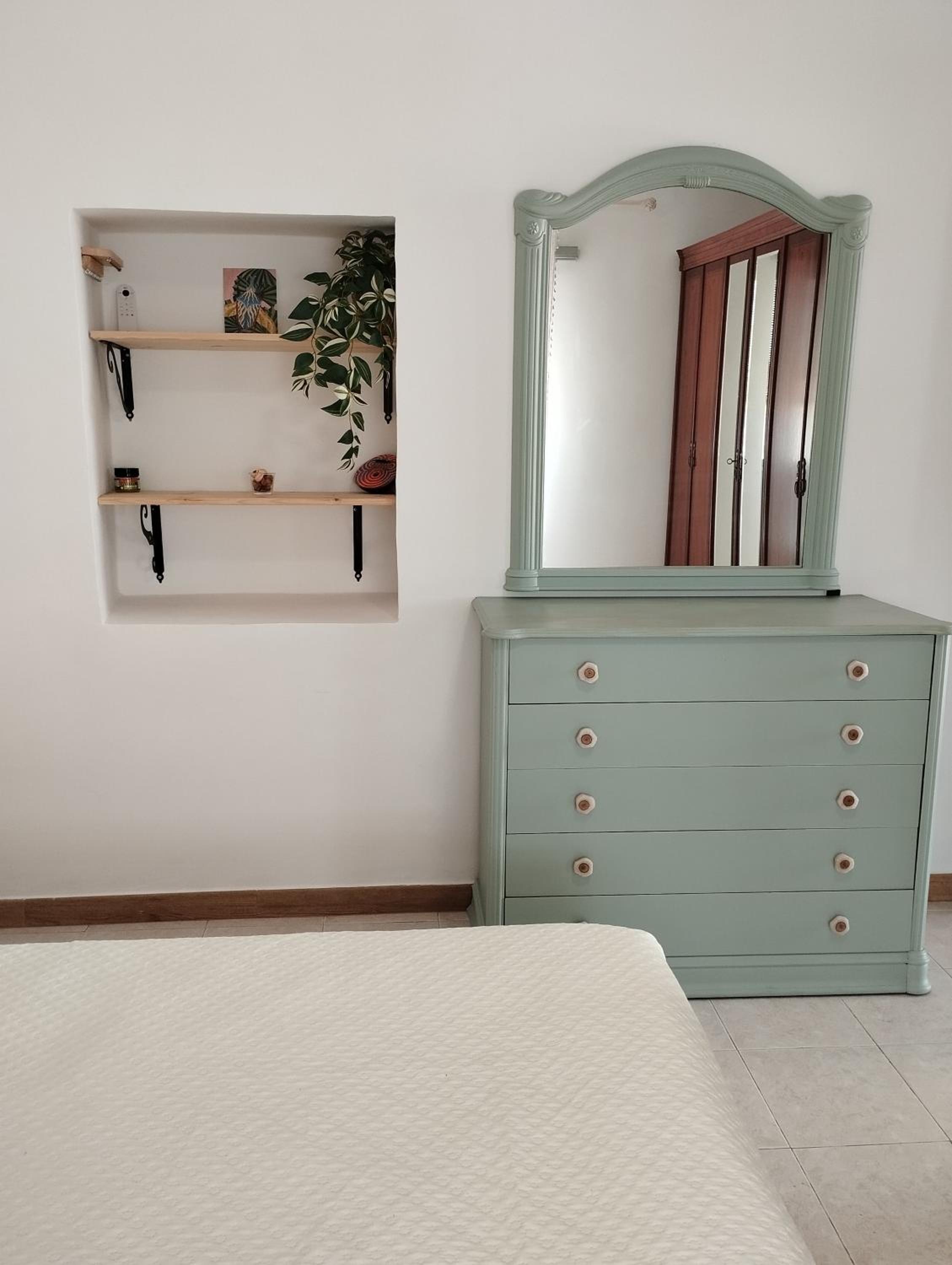 Three-Bedroom House photo 2