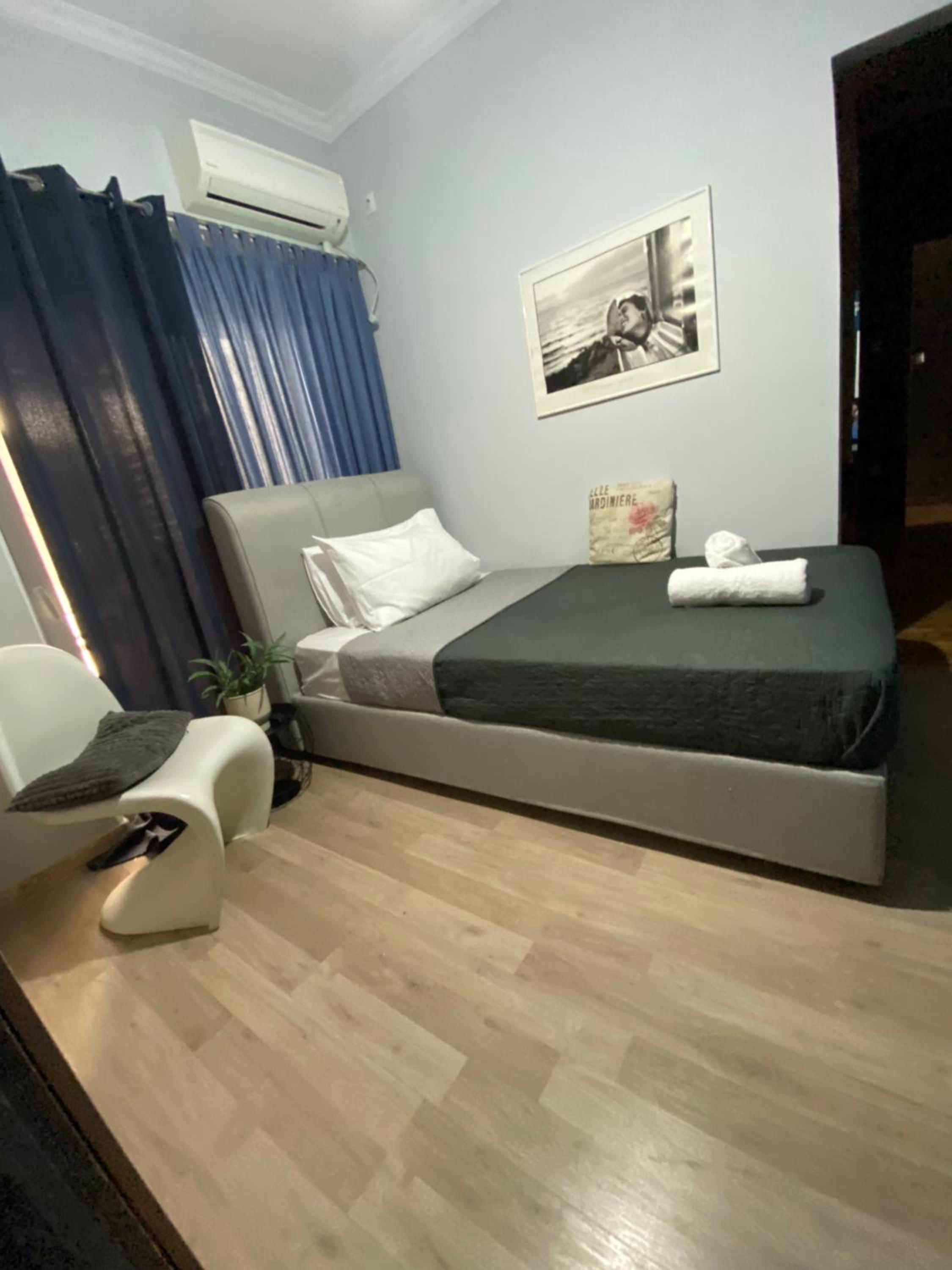 Three-Bedroom Apartment with Sea View photo 2