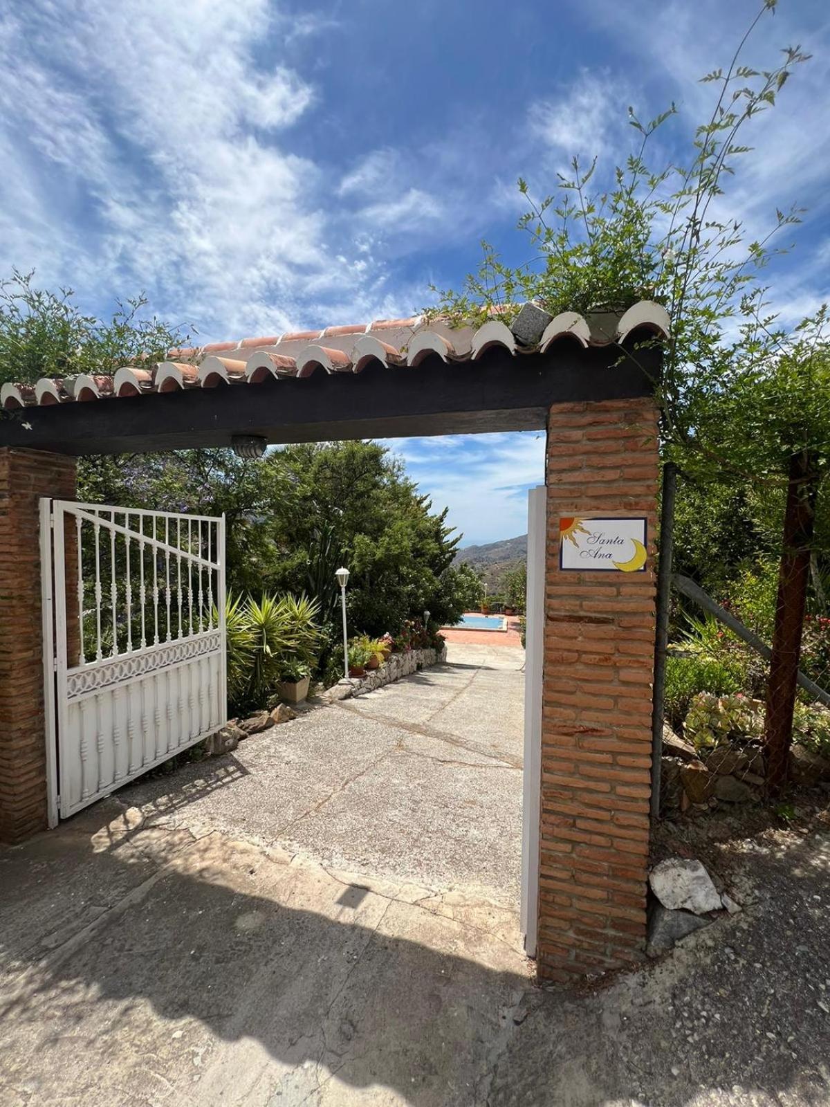 Three-Bedroom Villa photo 2