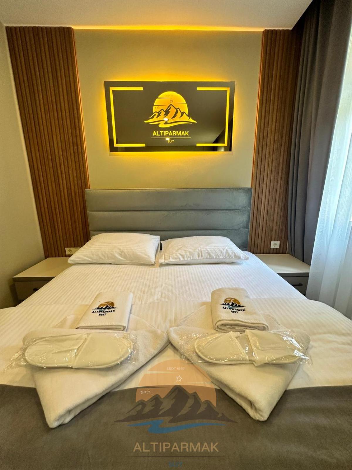 Large Double Room photo 3