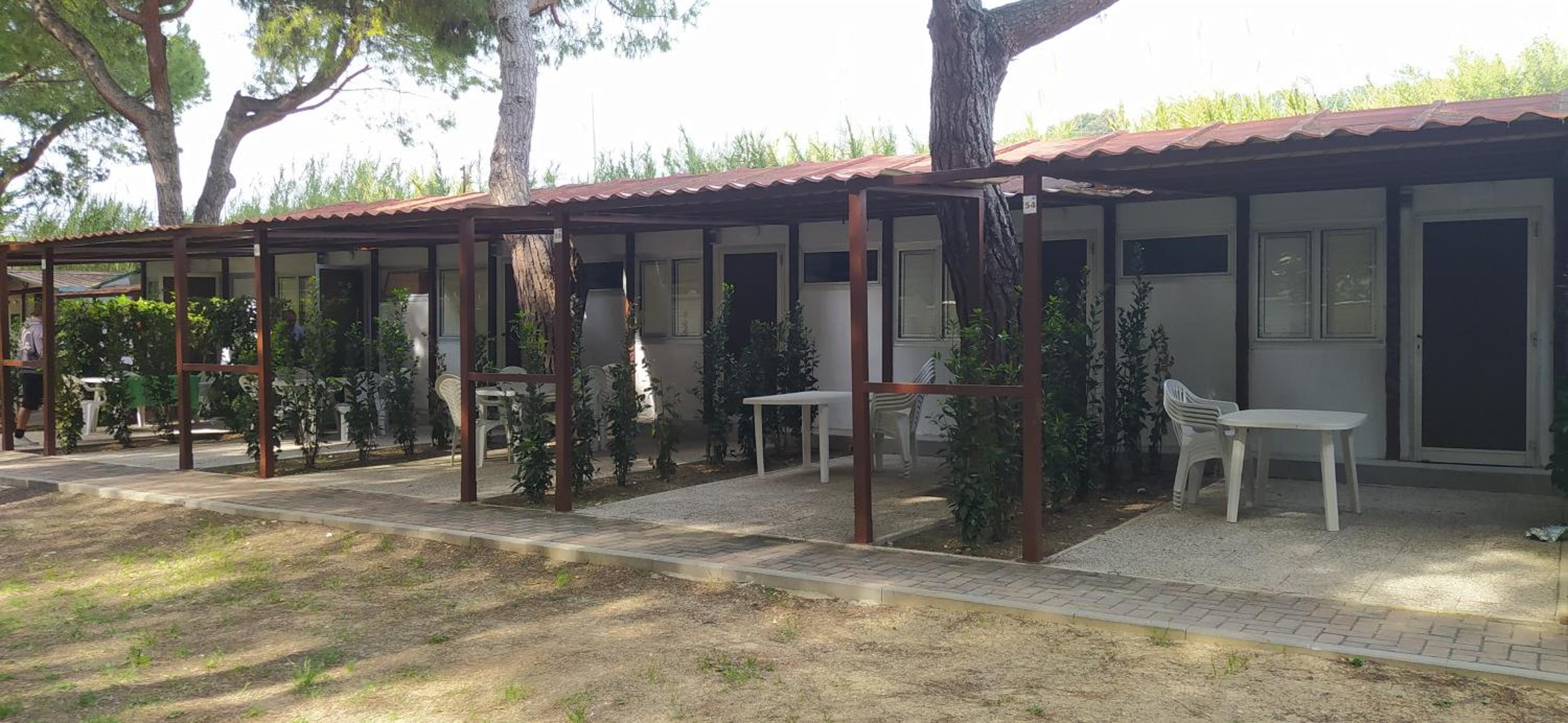 One-Bedroom Bungalow (5 Adults) - Photo 2