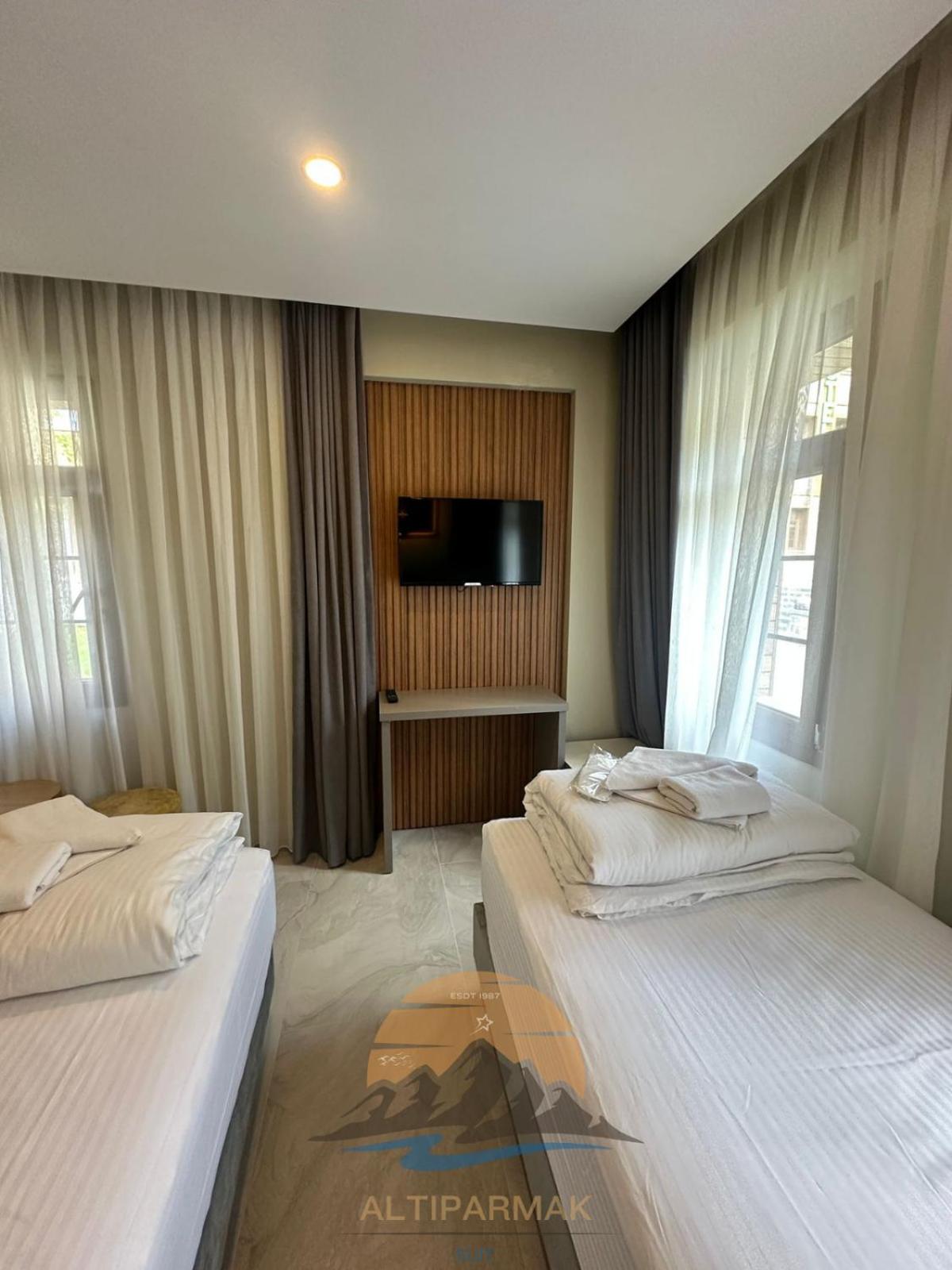 Standard Twin Room photo 2