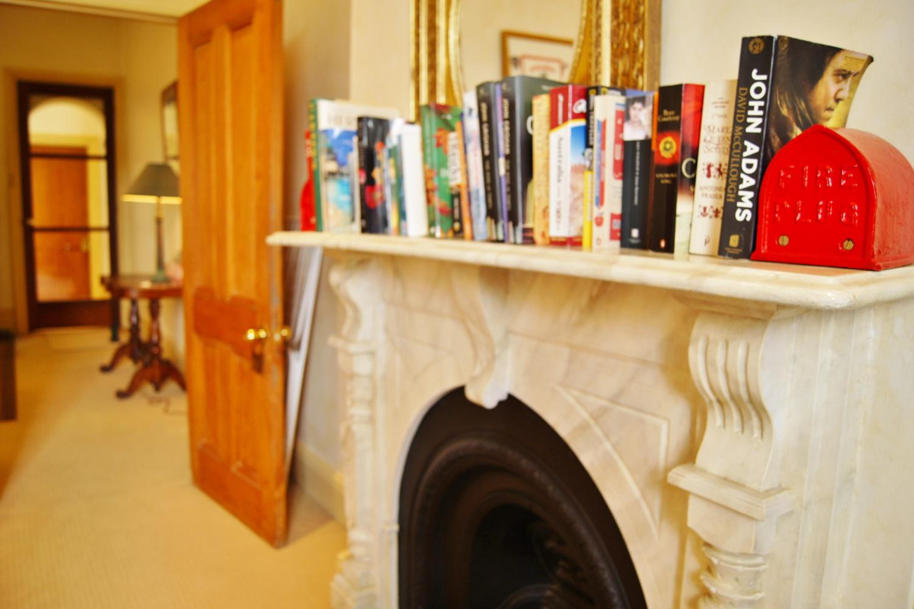 Two-Bedroom Penthouse Apartment - Residency with Spa Bath - Photo 8